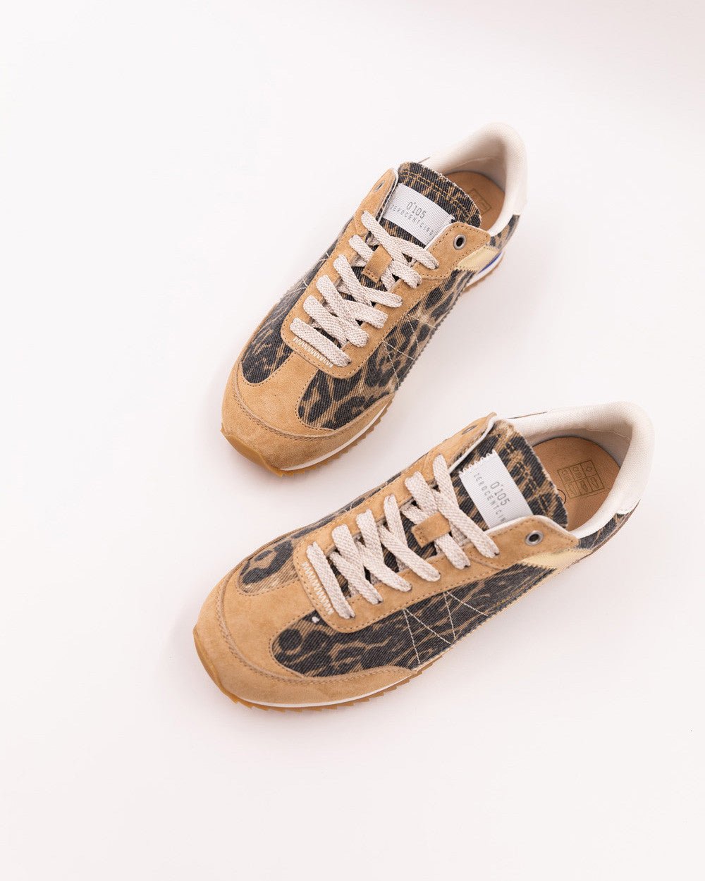 0 - 105 - Lina Leo - Leopard - Four Roses