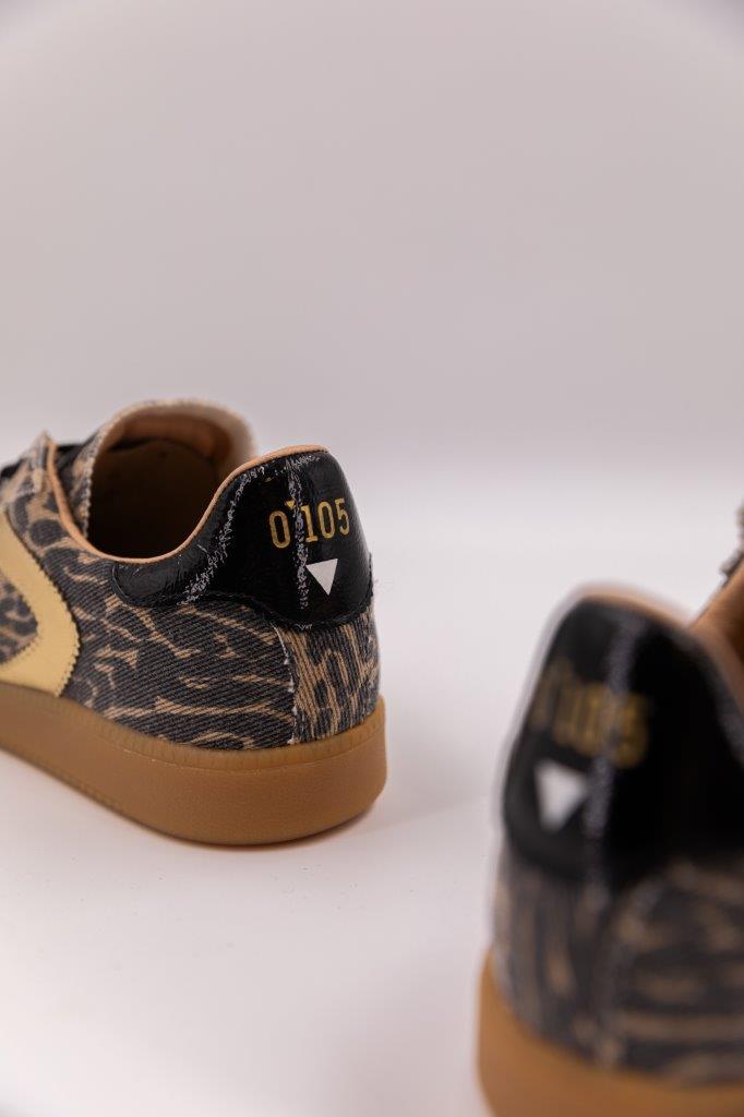 0 - 105 - NOVA - CNV - Leo - Four Roses