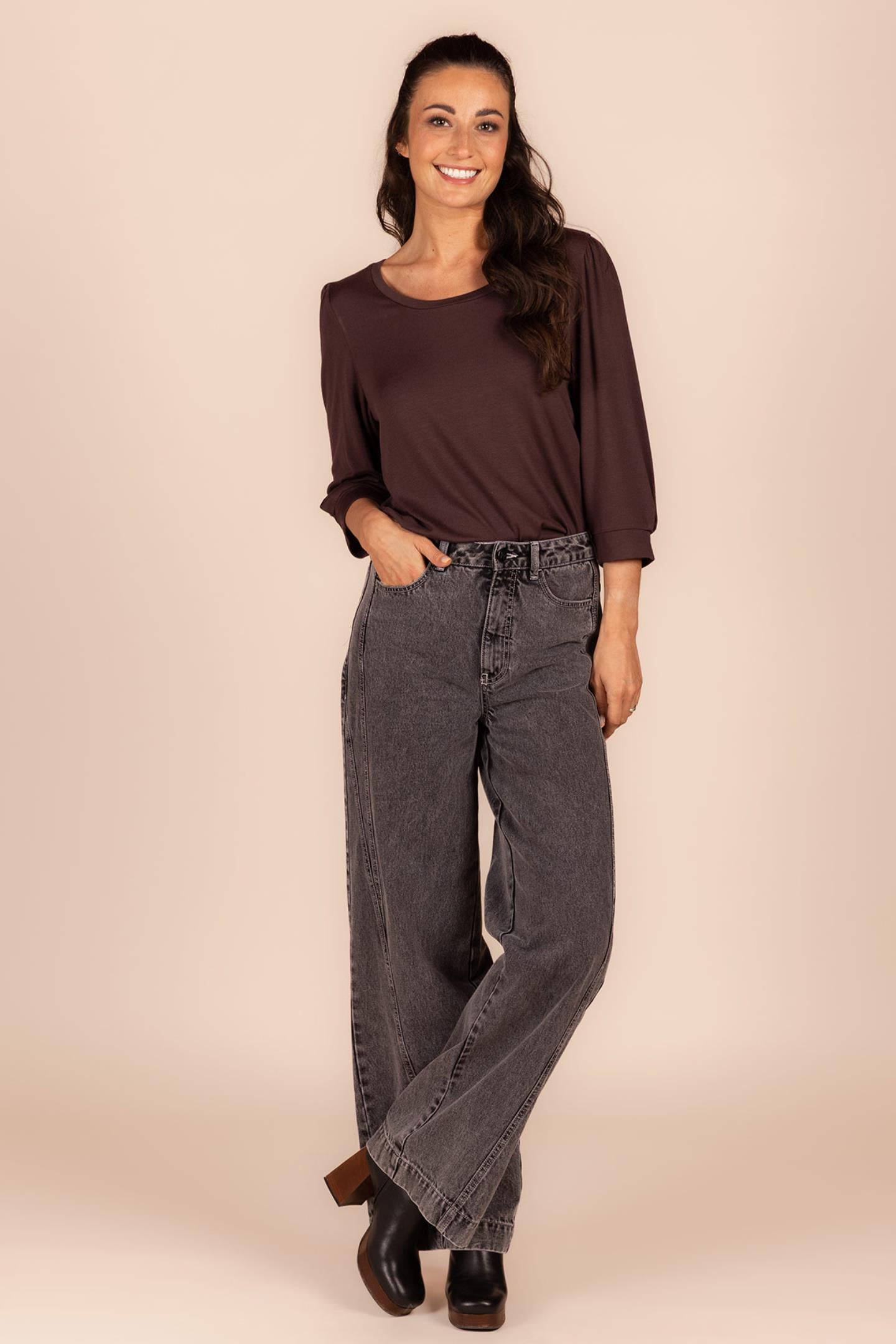 WIJDE BROEK MET DECOUPES (8508)