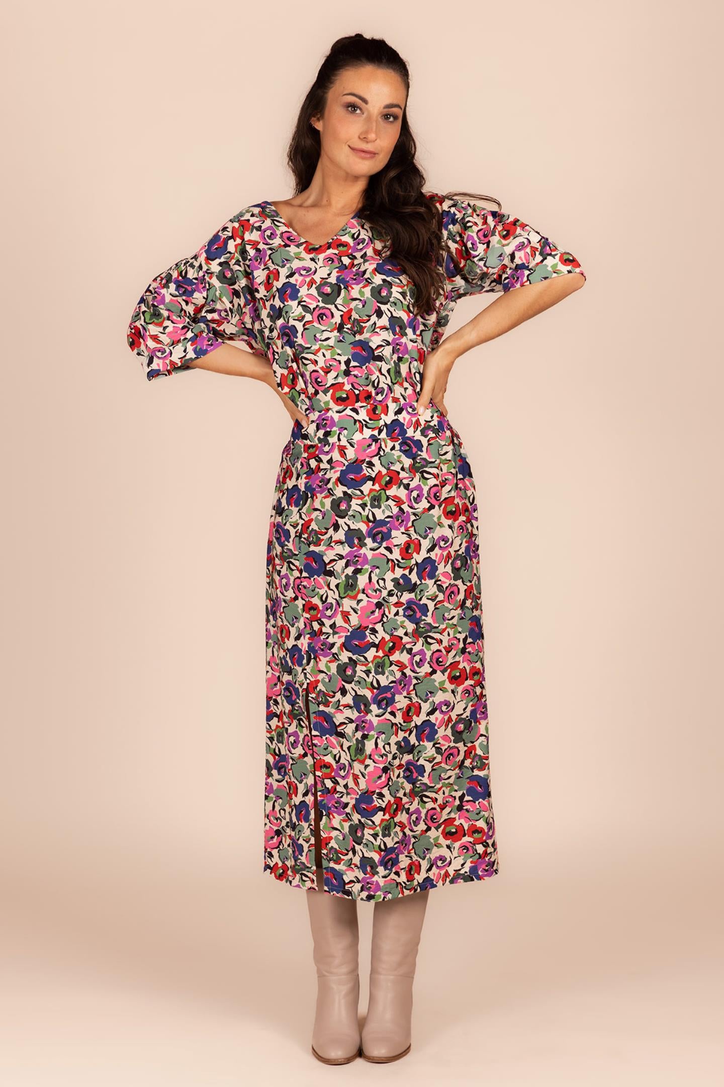 BLOUSE MET V-HALS EN BLOEMENPRINT (8590)