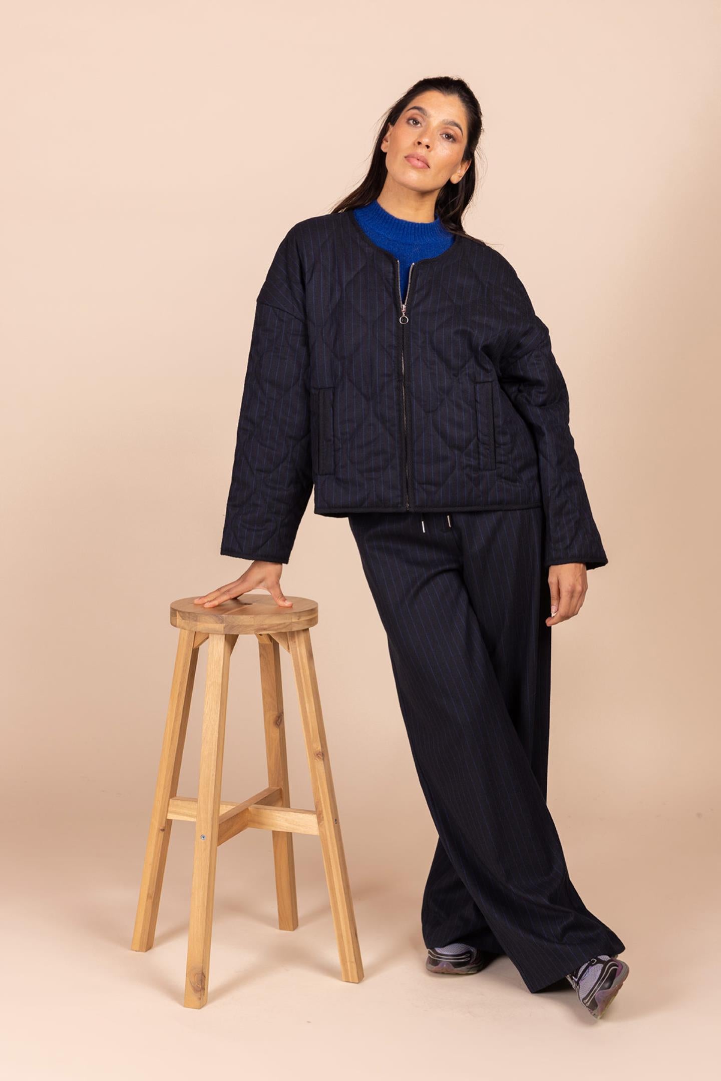 GEKLEDE BROEK MET LICHTE KRIJTSTREEP (8613)