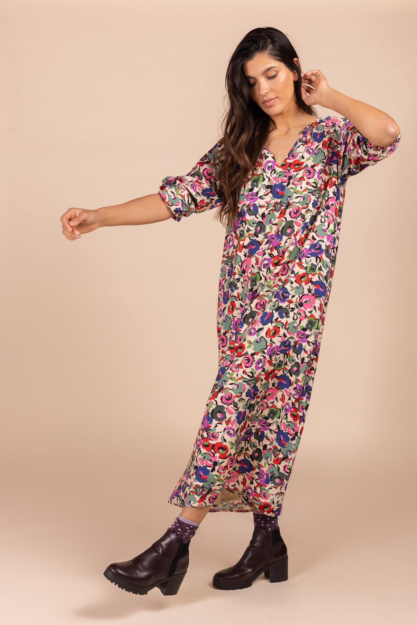 LANG KLEED MET WARME BLOEMENPRINT (8632)