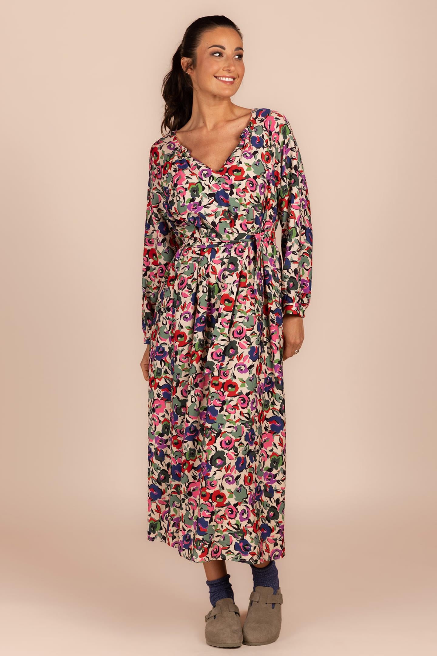 LANG KLEED MET WARME BLOEMENPRINT (8632)