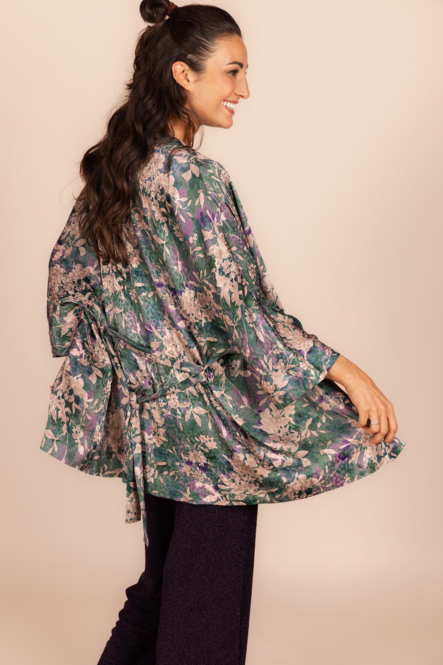 LUCHTIGE KIMONO IN JACQUARD (8635)