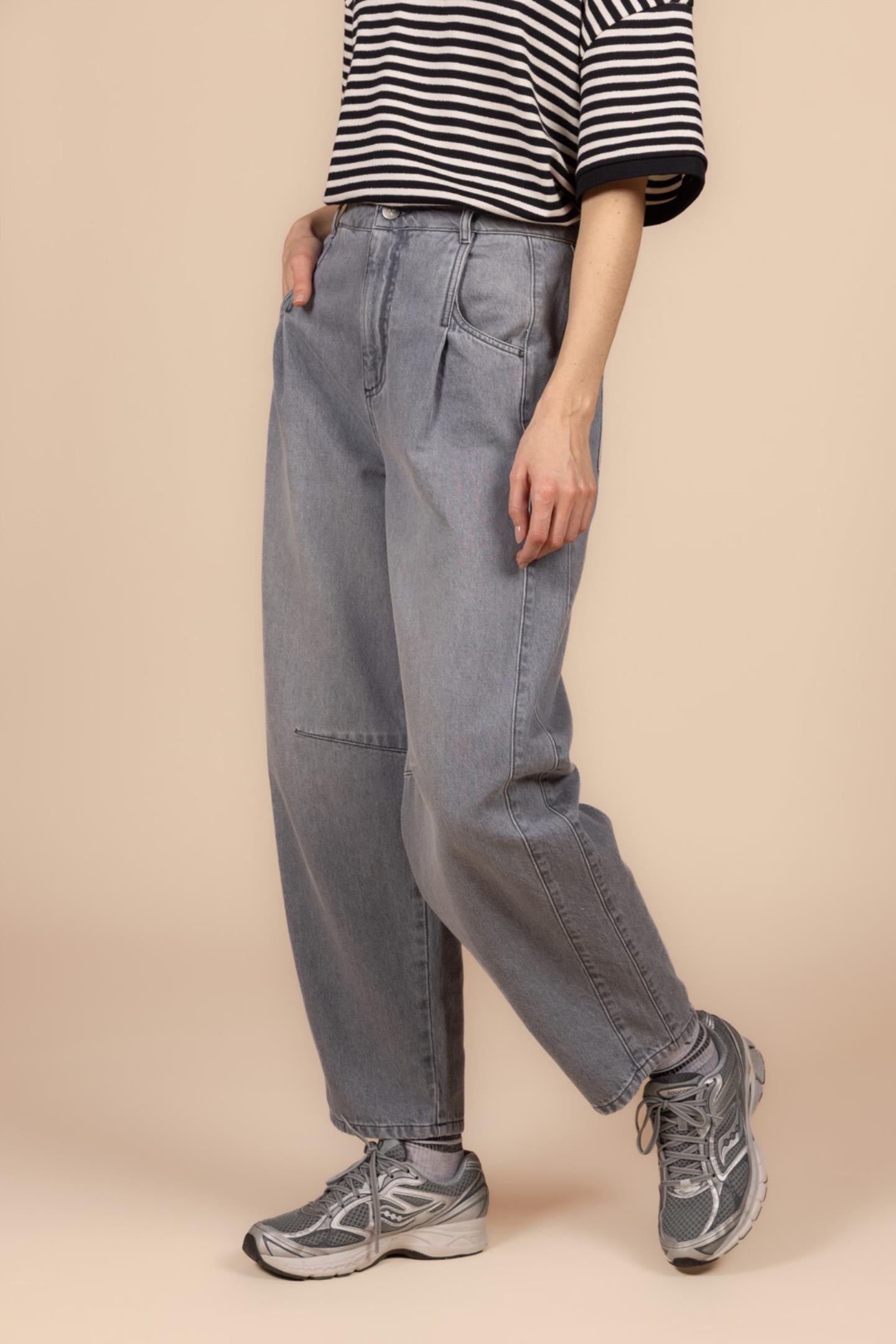 JEANS MET BARRELFIT (9504)