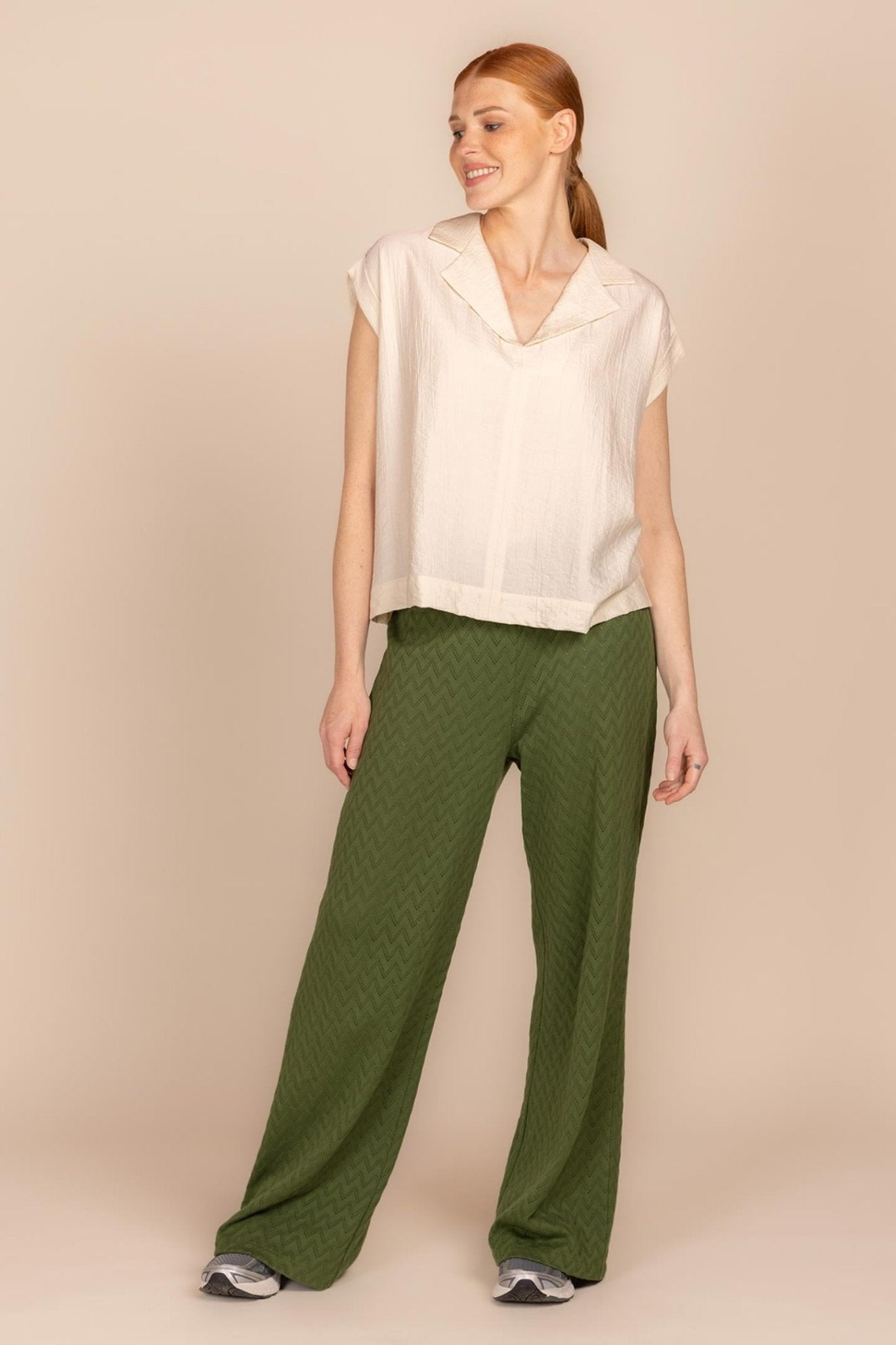 BLOUSE MET MINI KRAAG EN OPSLAG (9121) - Four Roses