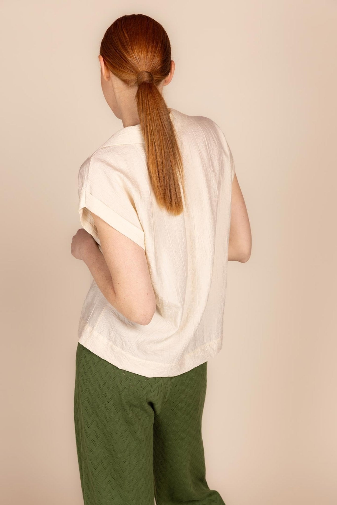 BLOUSE MET MINI KRAAG EN OPSLAG (9121) - Four Roses