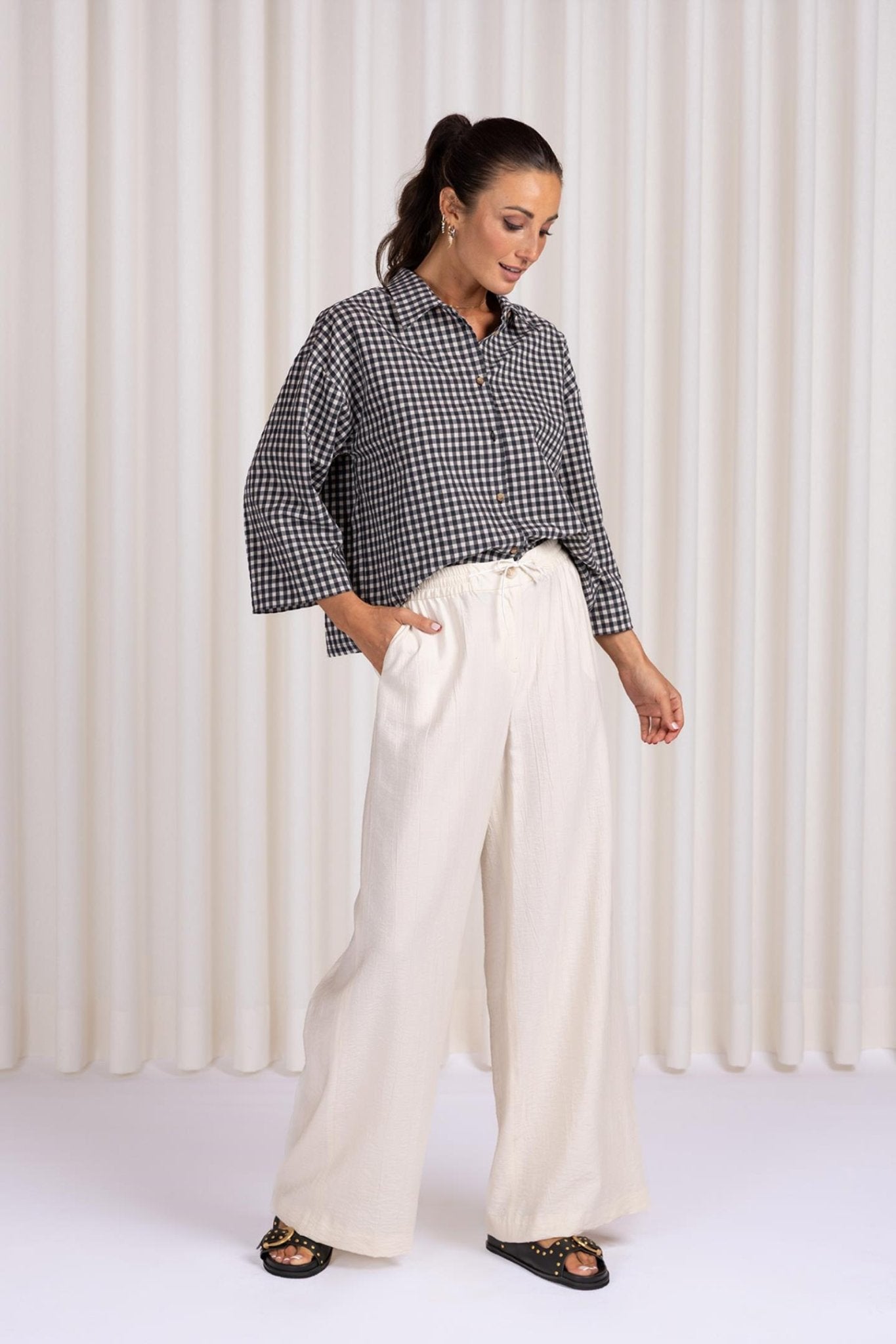 BOXY SHIRT WITH TIE CLOSURE ON THE BACK (9132) - Four Roses