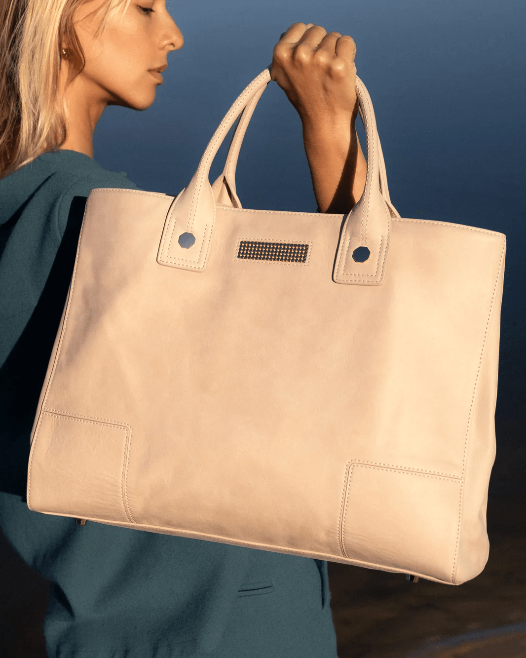 CLIO - CLASSIC (SAND) - Four Roses