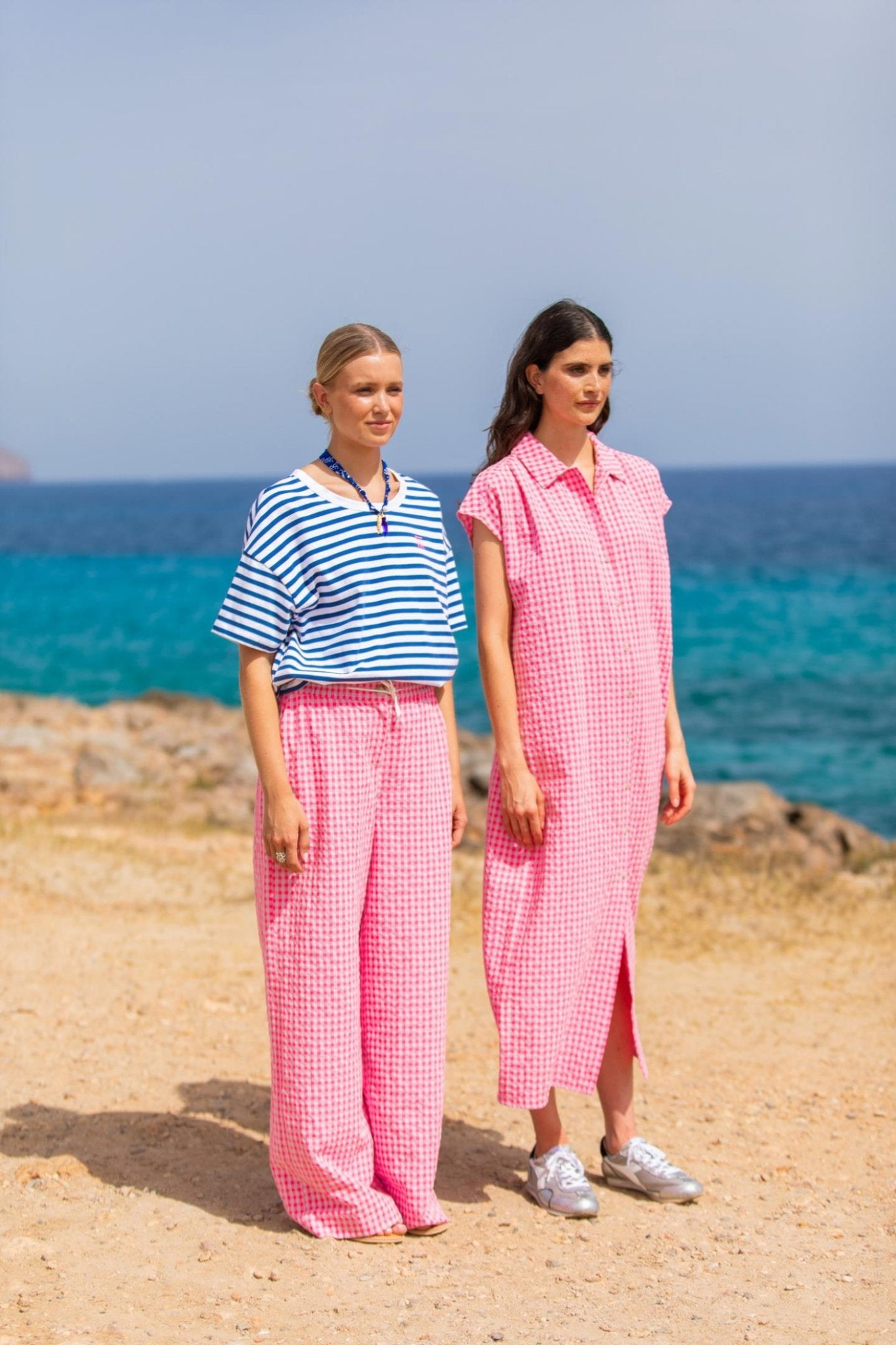 BUTTON-UP DRESS WITH CHECKED PATTERN (C9105) - Four Roses