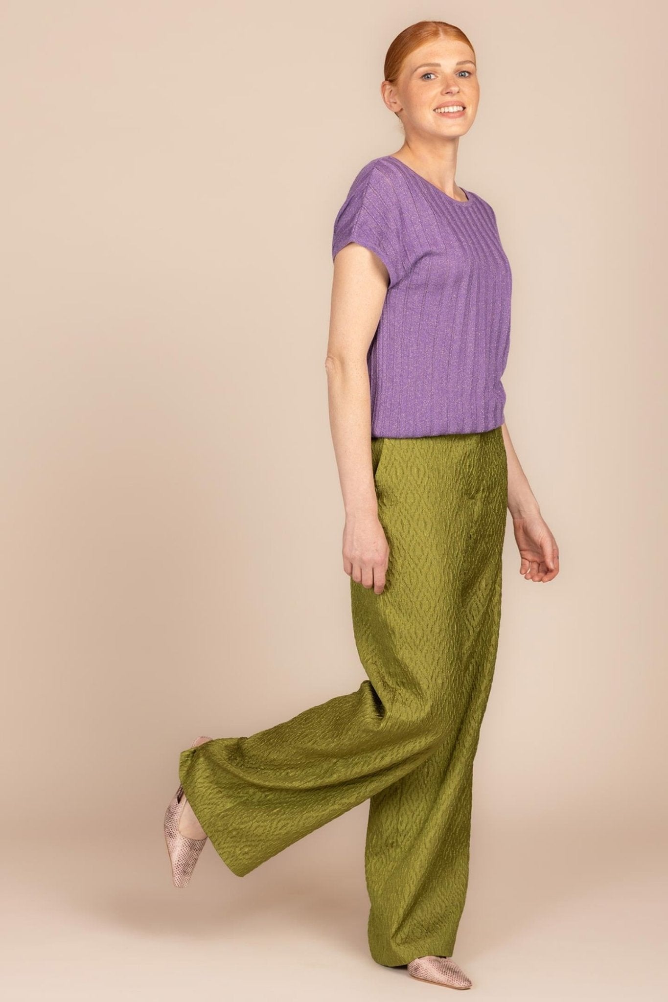 FINE KNIT SWEATER WITH SUBTLE GLITTER (9037) - Four Roses