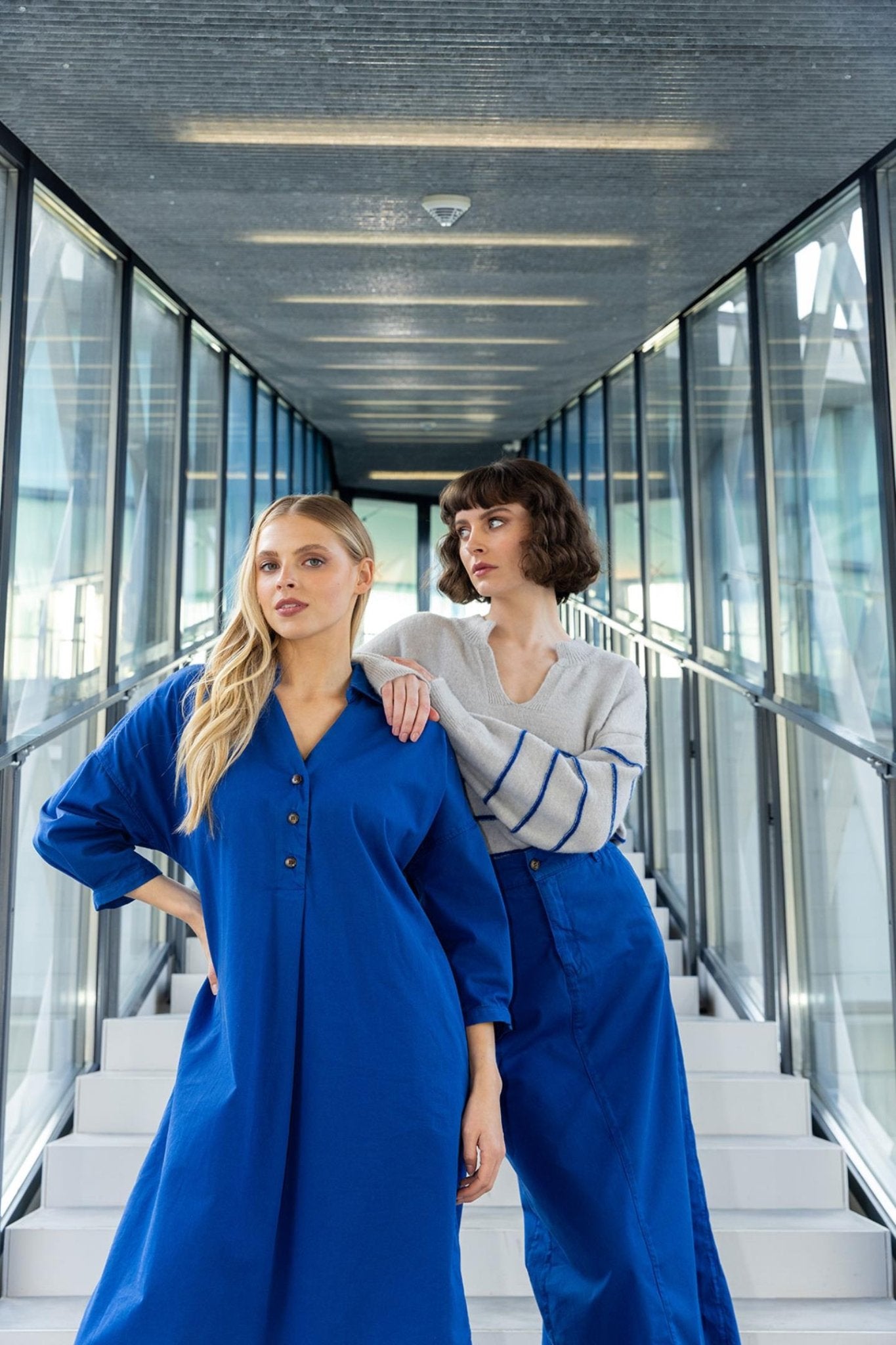 GESTREEPTE SWEATER MET V - HALS (8565) - Four Roses