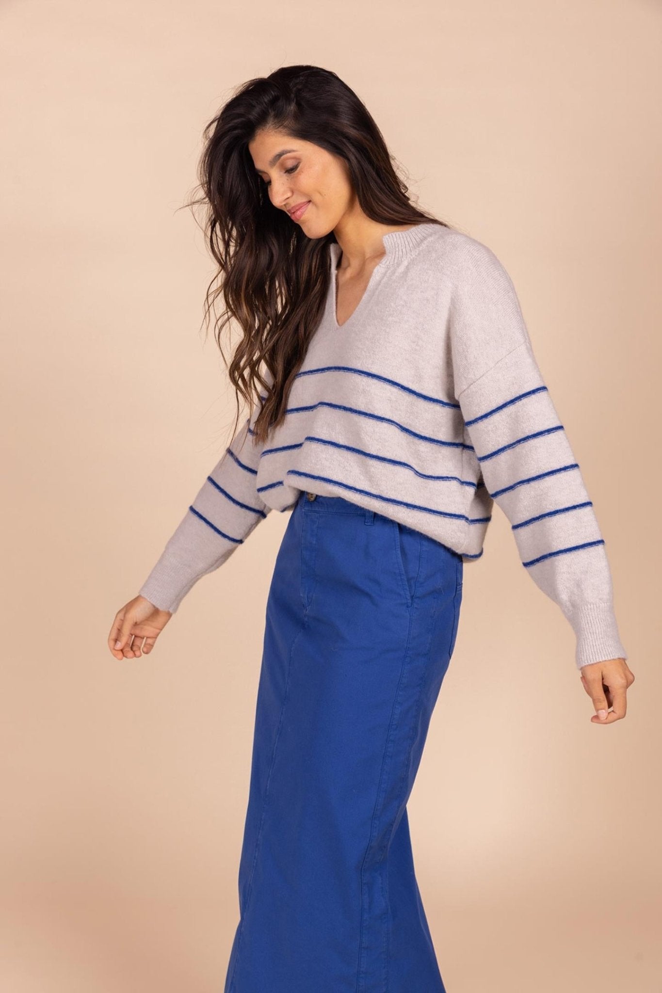 GESTREEPTE SWEATER MET V - HALS (8565) - Four Roses