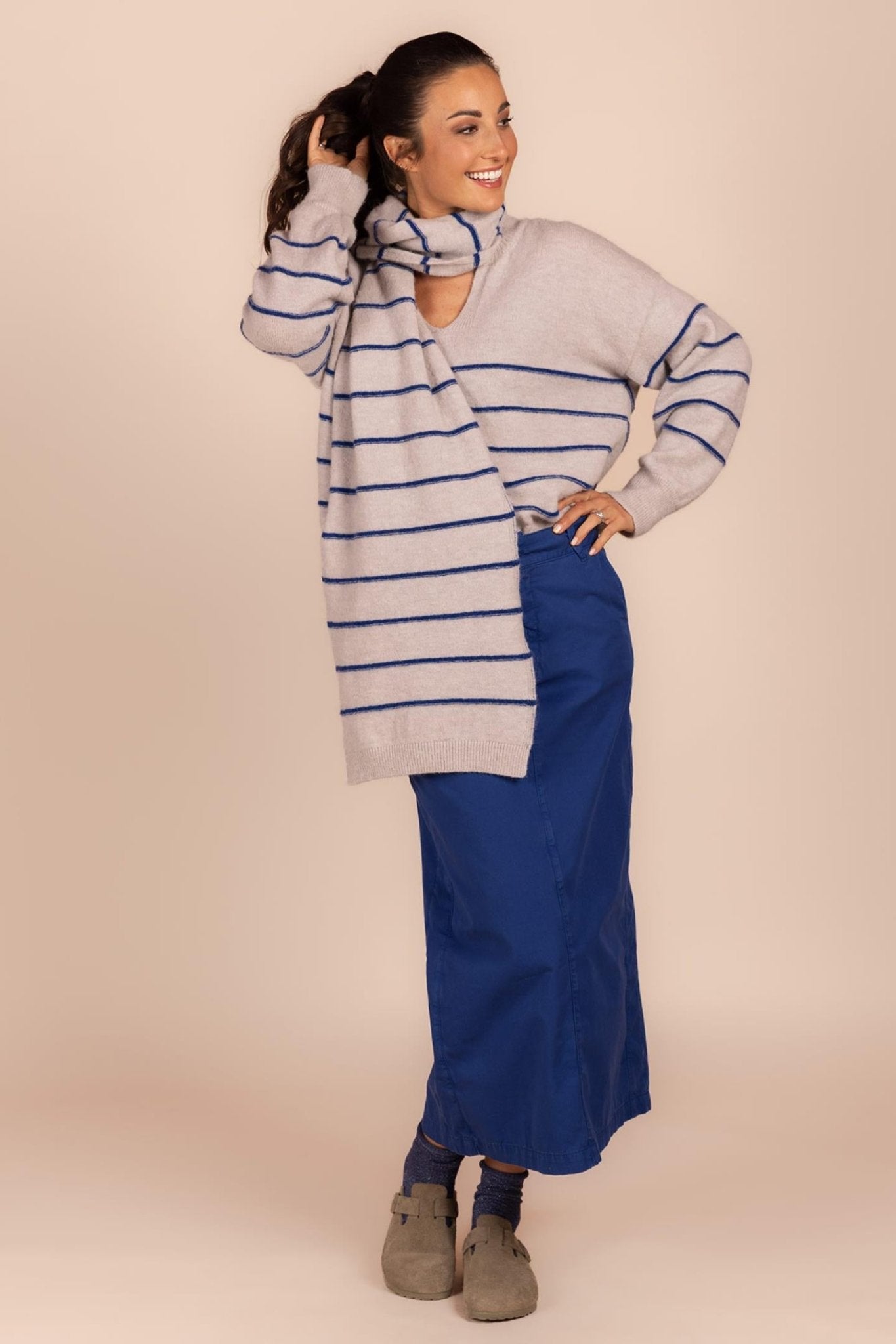 GESTREEPTE SWEATER MET V - HALS (8565) - Four Roses