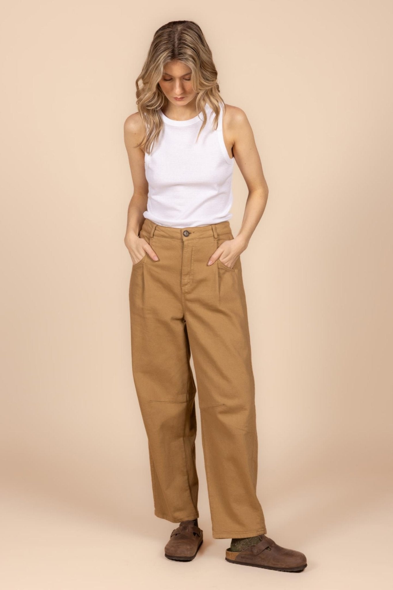 KATOENEN BROEK MET BARRELFIT (9510) - Four Roses
