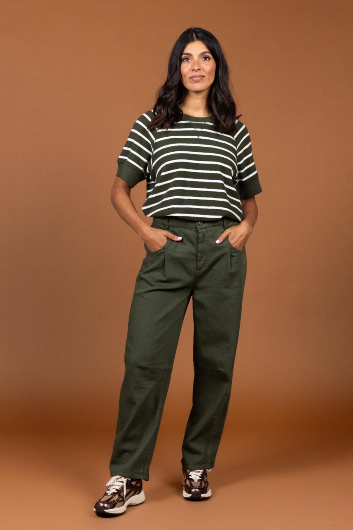KATOENEN BROEK MET BARRELFIT (9510) - Four Roses