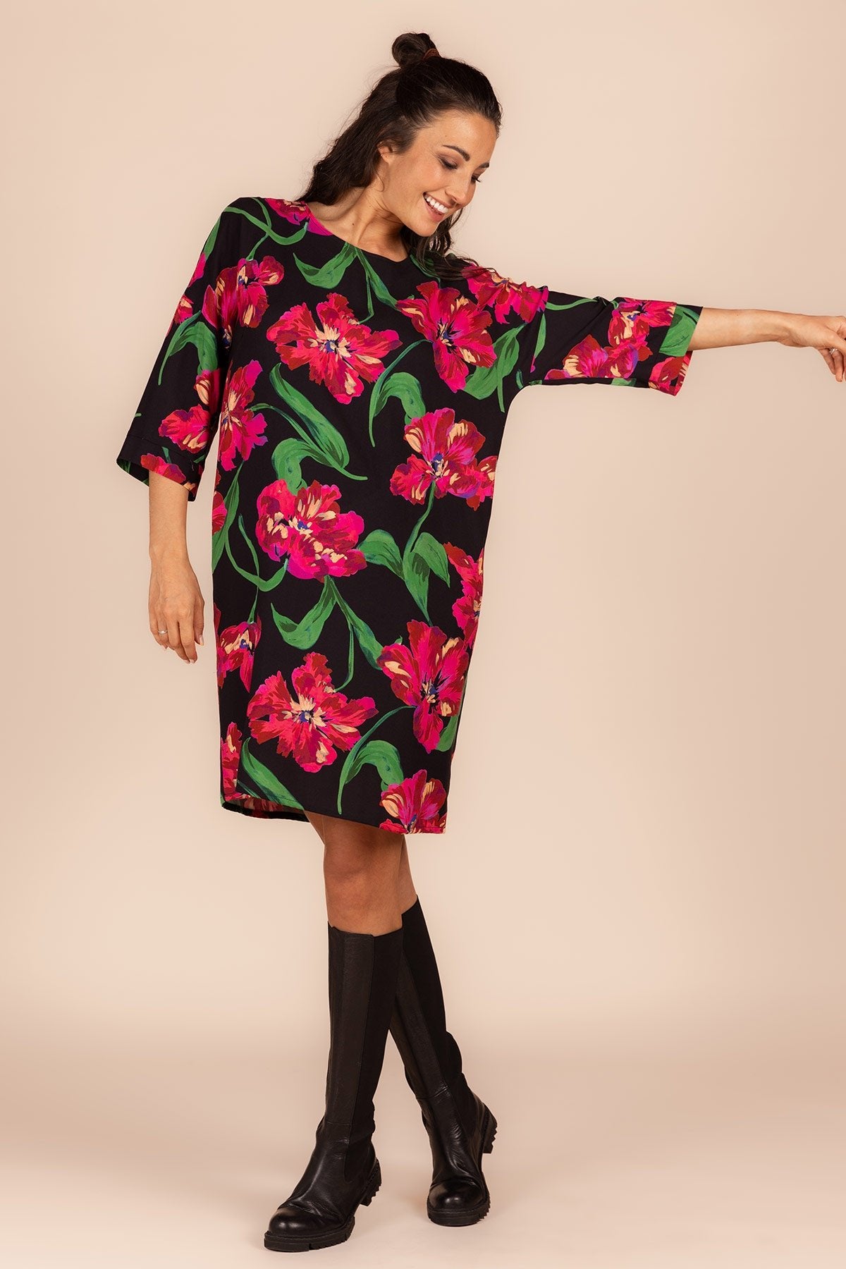 KORTE JURK BLOEMENPRINT (8576) - Four Roses