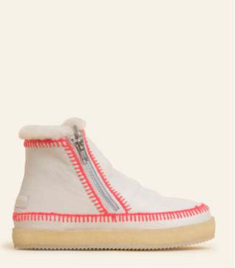 Laid Back London - SETSU CROCHET - Four Roses