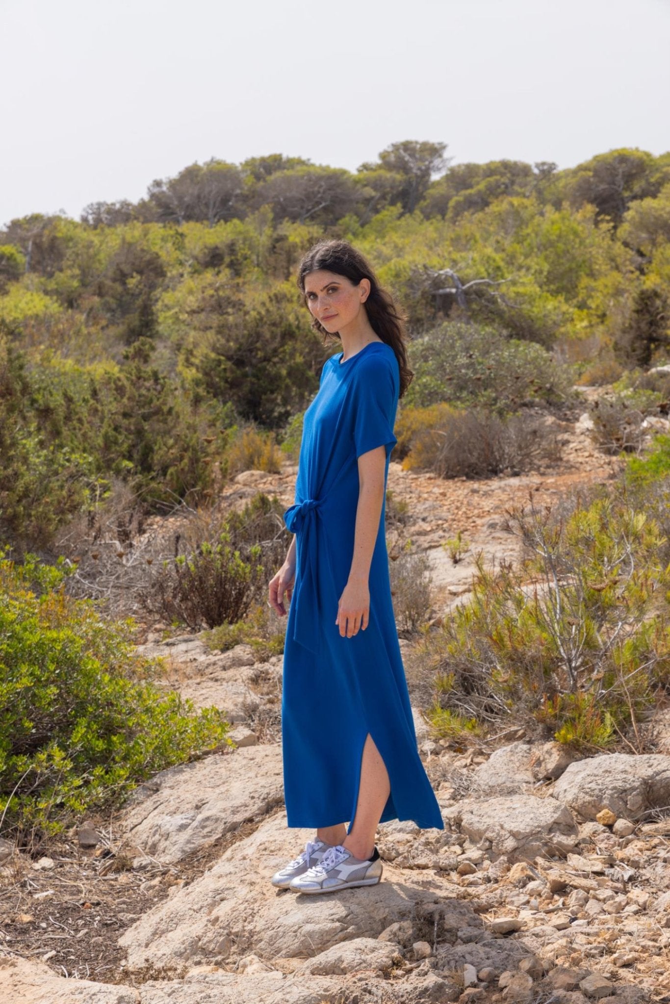 ROBE LONGUE AVEC NOEUD ORNEMENTAL (C9067) - Four Roses