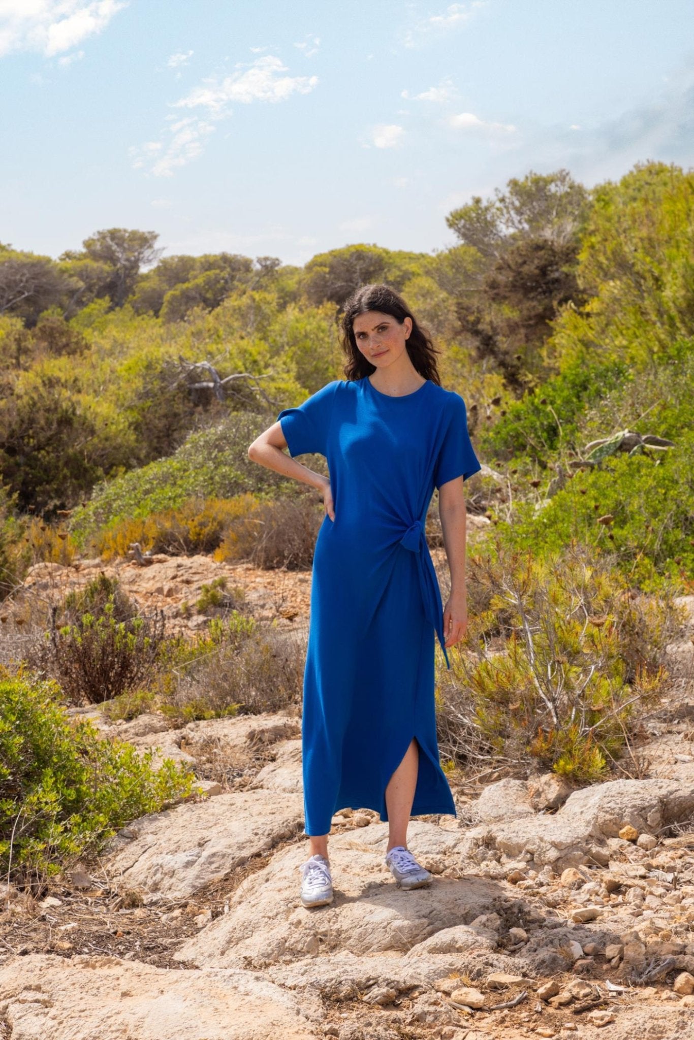 ROBE LONGUE AVEC NOEUD ORNEMENTAL (C9067) - Four Roses