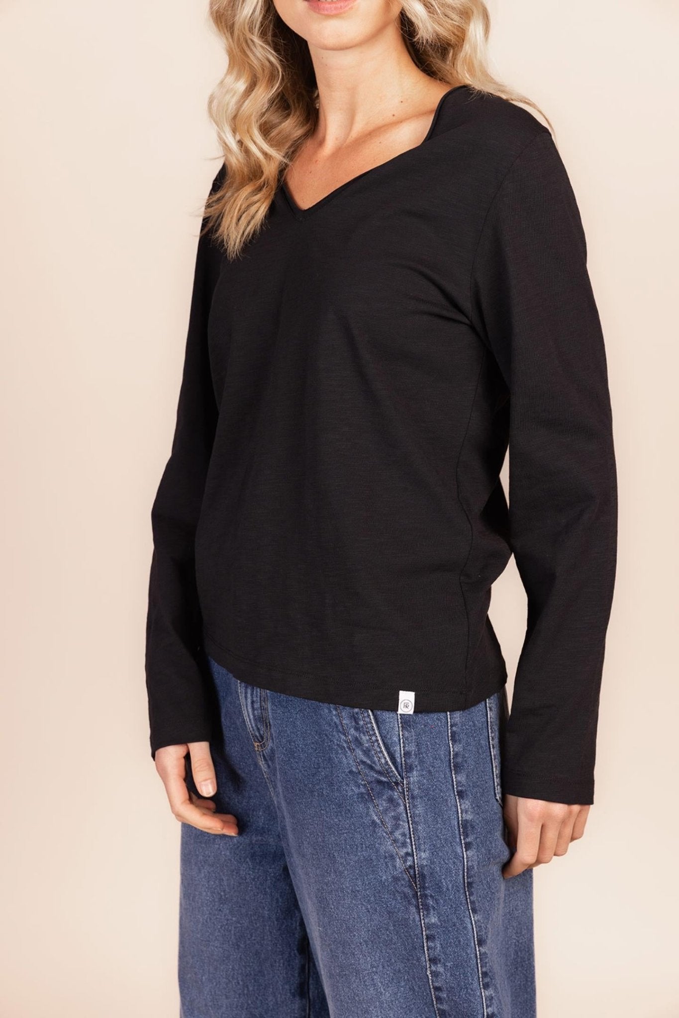 LONGSLEEVE MET V - HALS (8556) - Four Roses