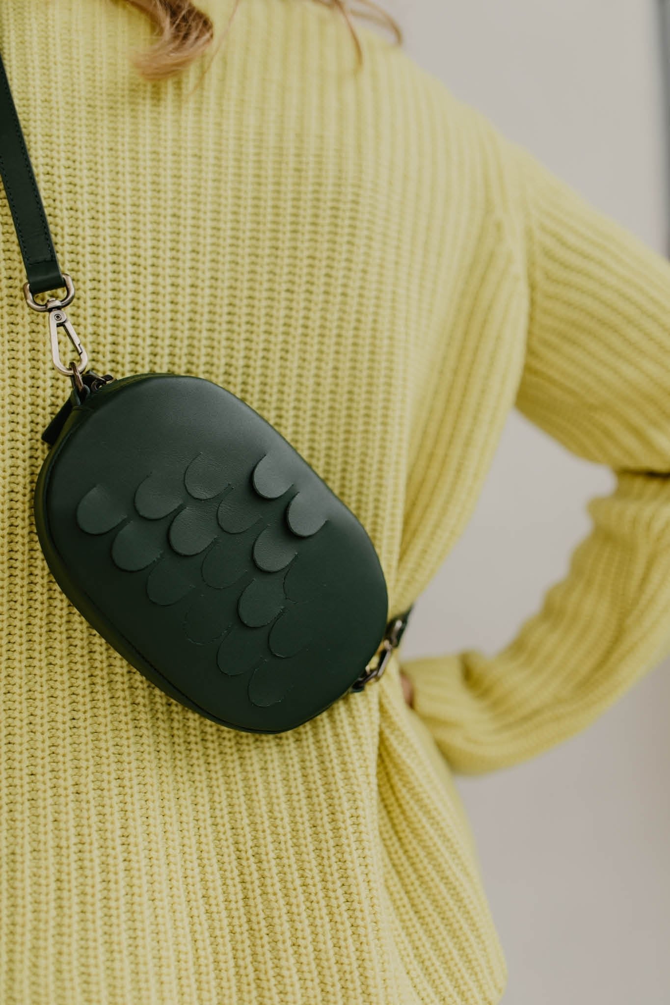 MIEKE DIERCKX - OVAL MINI BAG - Four Roses