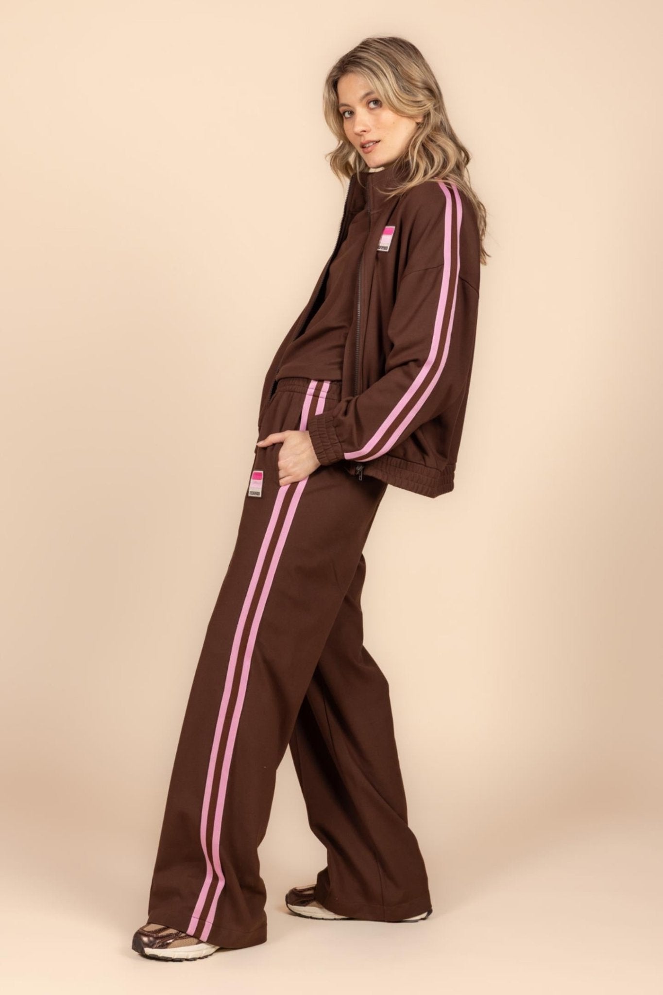 SPORTY BROEK MET ZIJSTREPEN (9541) - Four Roses