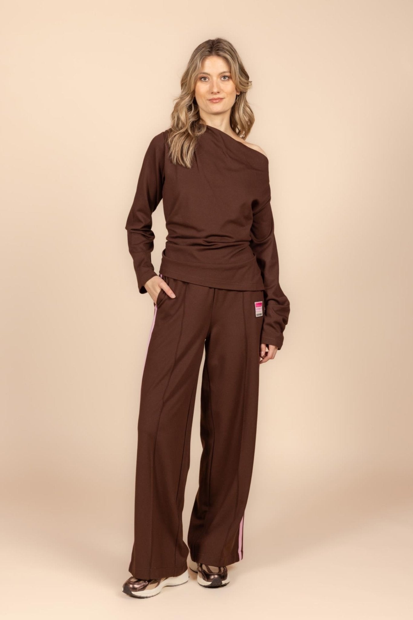 SWEATER MET ASSYMETRISCHE HALS (9539) - Four Roses