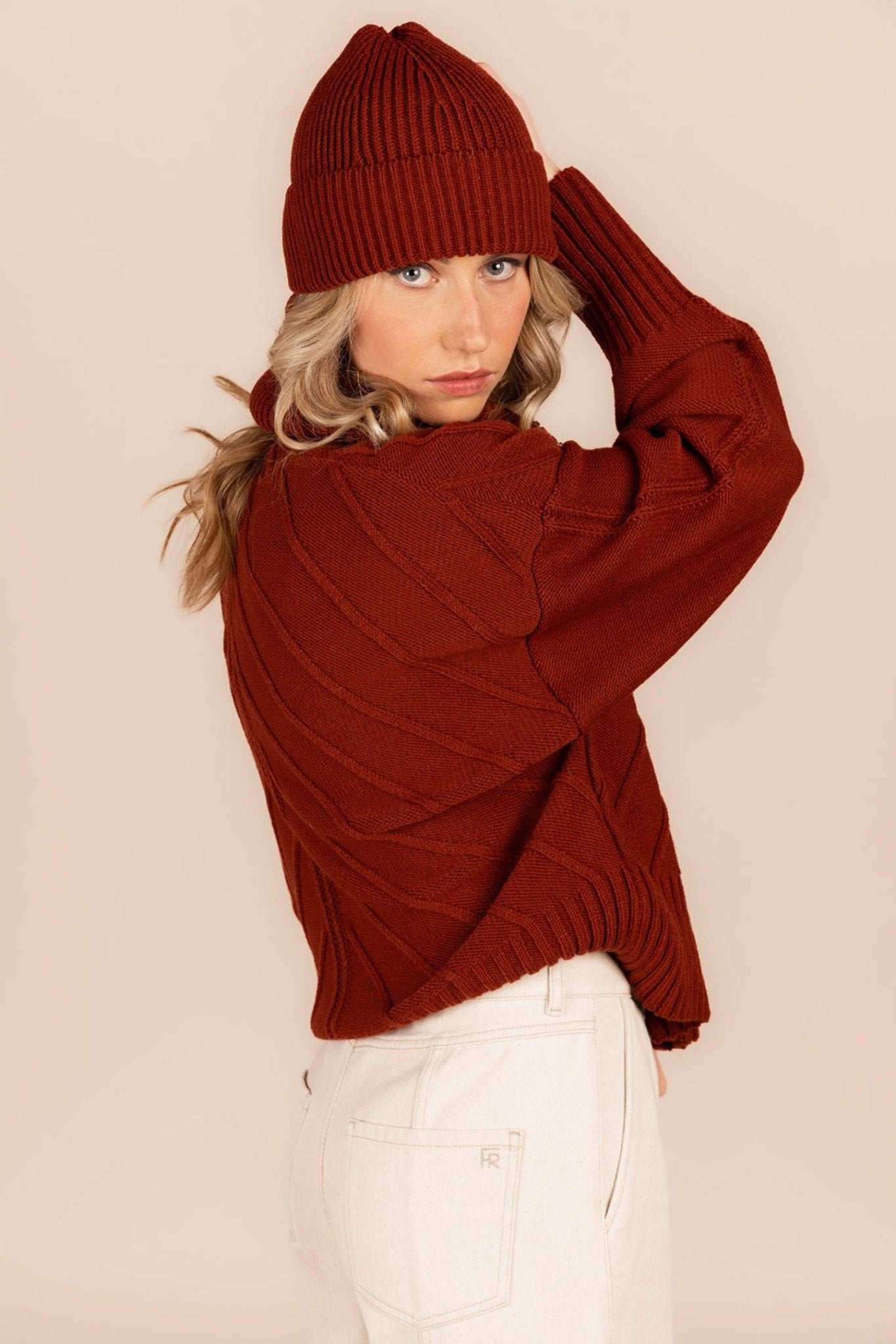 SWEATER MET FANTASIESTEEK (8558) - Four Roses