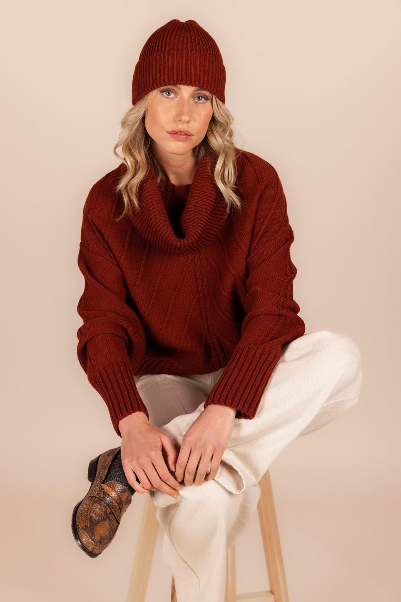 SWEATER MET FANTASIESTEEK (8558) - Four Roses