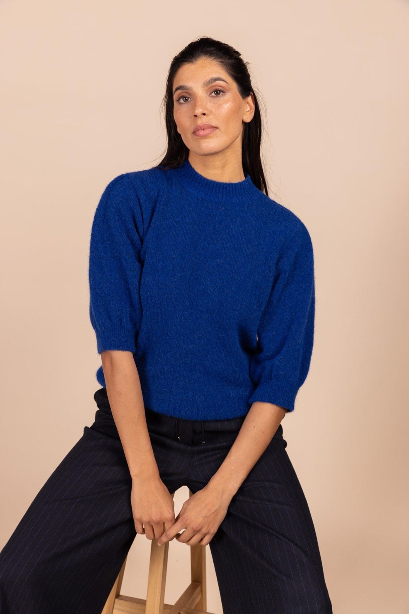 SWEATER MET KORTE MOUW EN FANTASIESTEEK (8563) - Four Roses