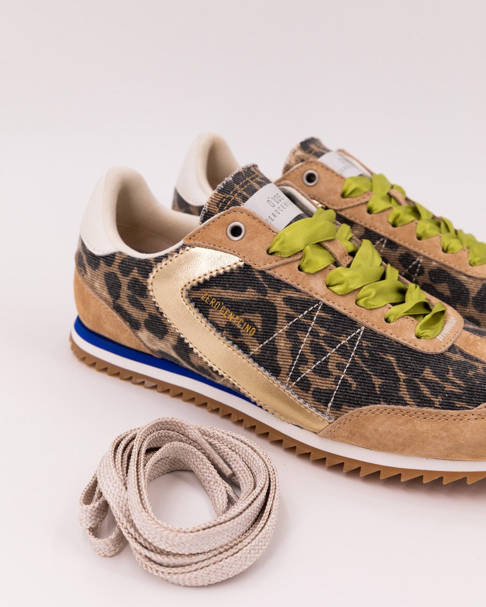 0 - 105 - Lina Leo - Leopard - Four Roses