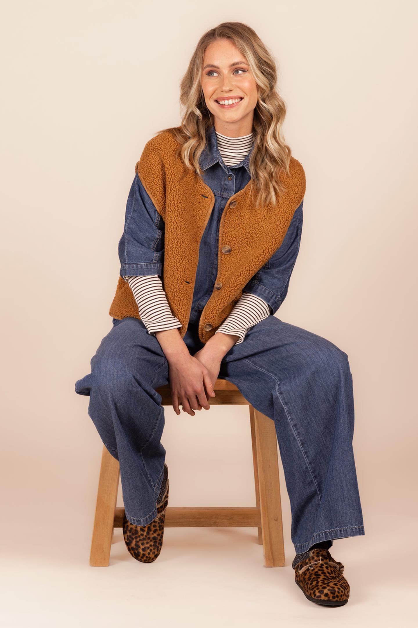BLOUSE IN SOEPELE JEANS (8518)