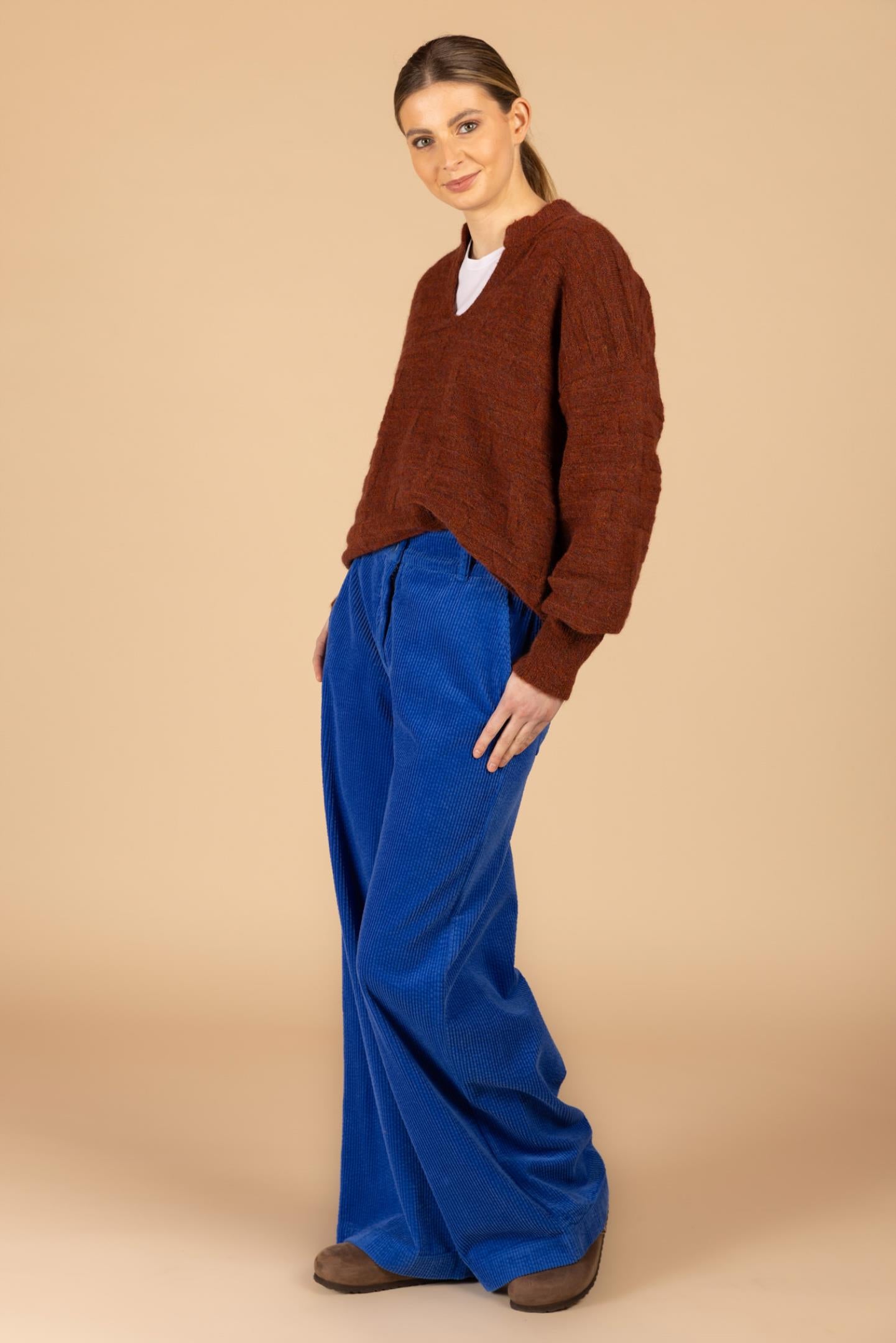 BROEK IN RIBVELOURS (9500)