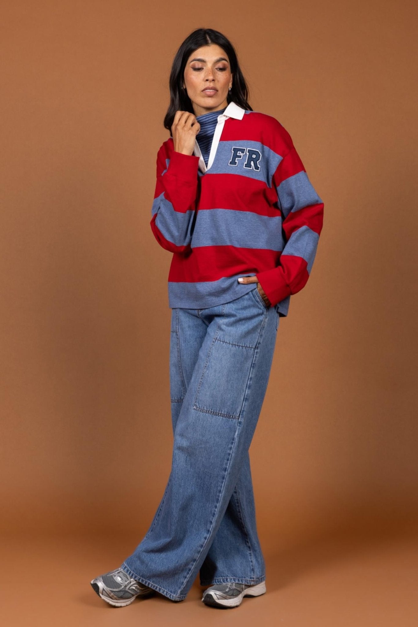 BLAUWE WIJDE JEANS MET FANTASIESTIKSELS (9508) - Four Roses