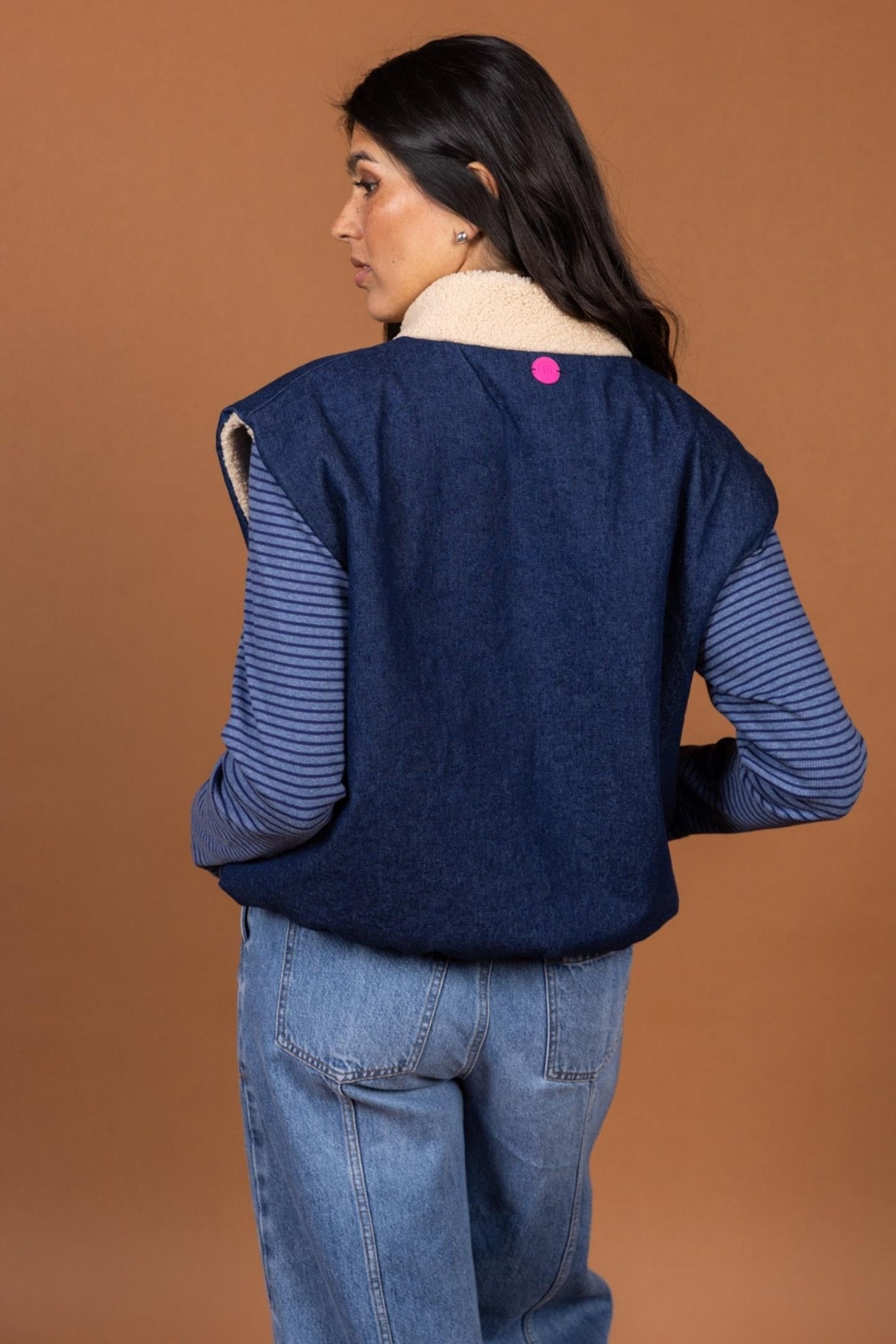 BLAUWE WIJDE JEANS MET FANTASIESTIKSELS (9508) - Four Roses
