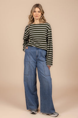 BLAUWE WIJDE JEANS MET FANTASIESTIKSELS (9508) - Four Roses