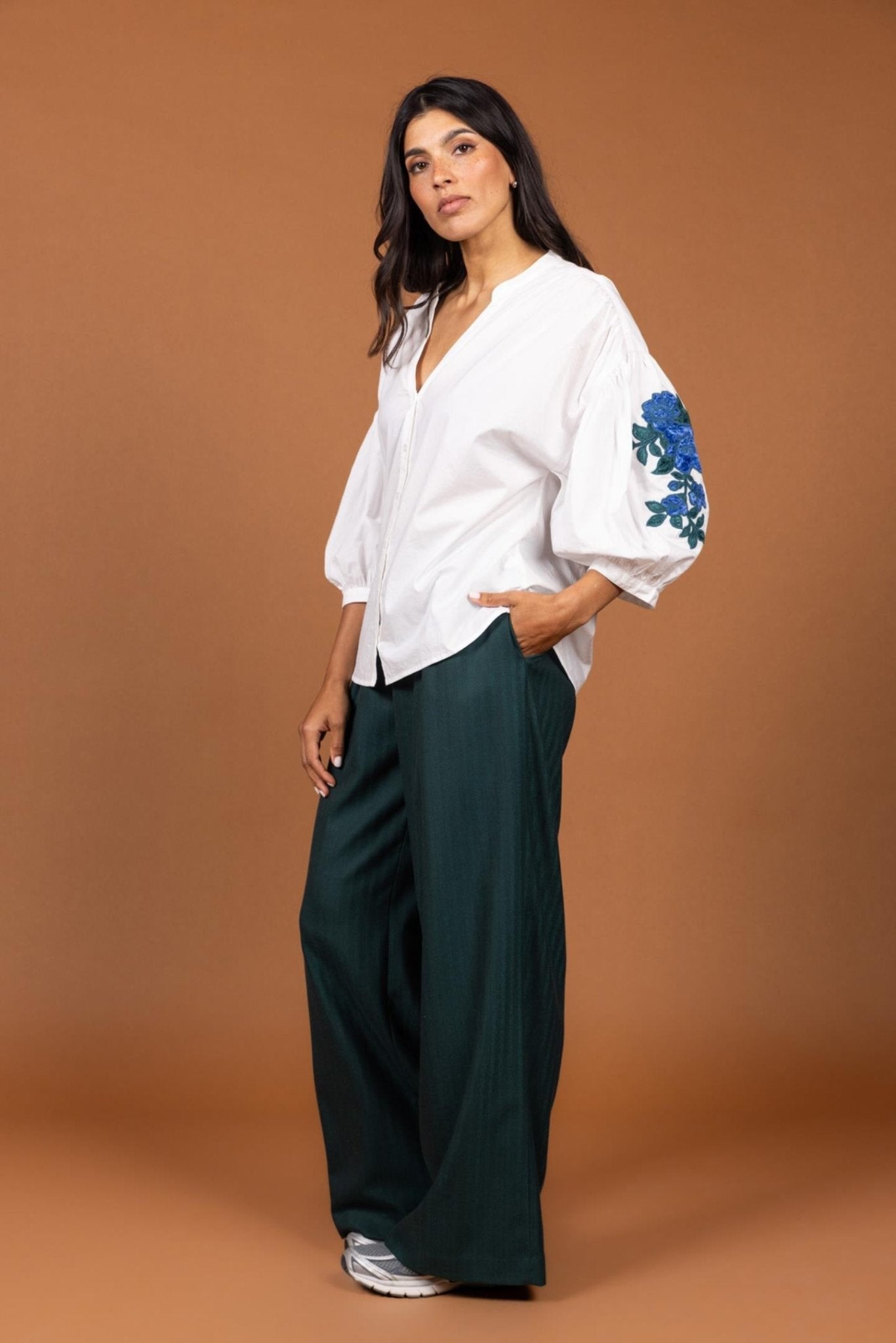 BLOUSE IN POPELINE MET BRODERIE (9567) - Four Roses