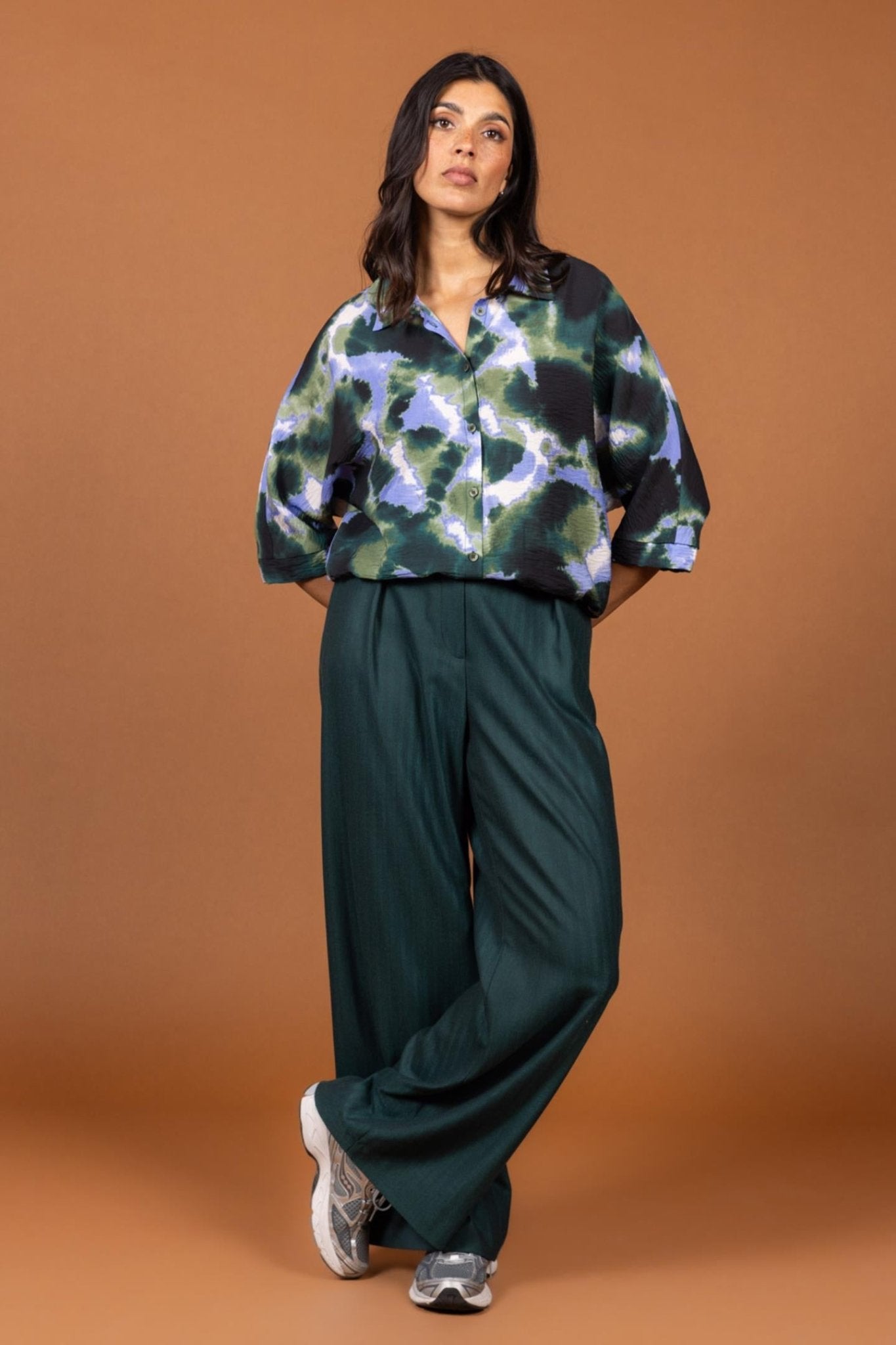 BLOUSE MET ABSTRACTE MULTICOLOR PRINT (9575) - Four Roses
