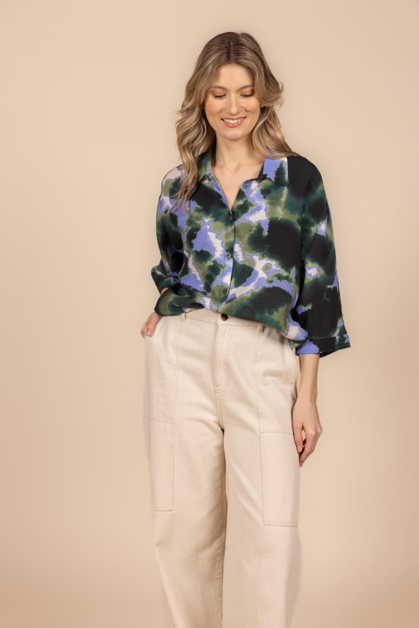 BLOUSE MET ABSTRACTE MULTICOLOR PRINT (9575) - Four Roses