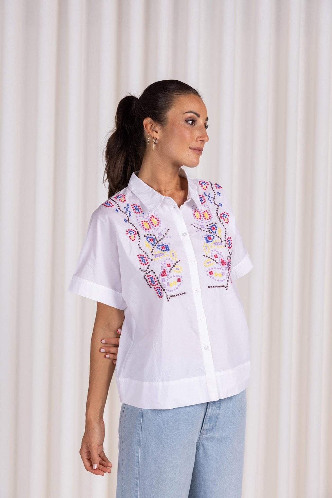 BLOUSE MET BRODERIE (9043) - Four Roses