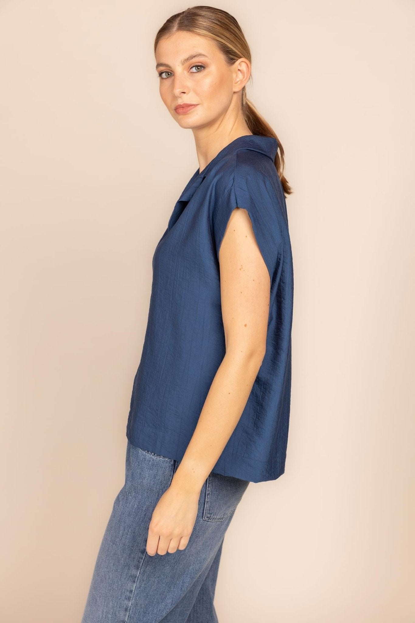 BLOUSE MET MINI KRAAG EN OPSLAG (9121) - Four Roses