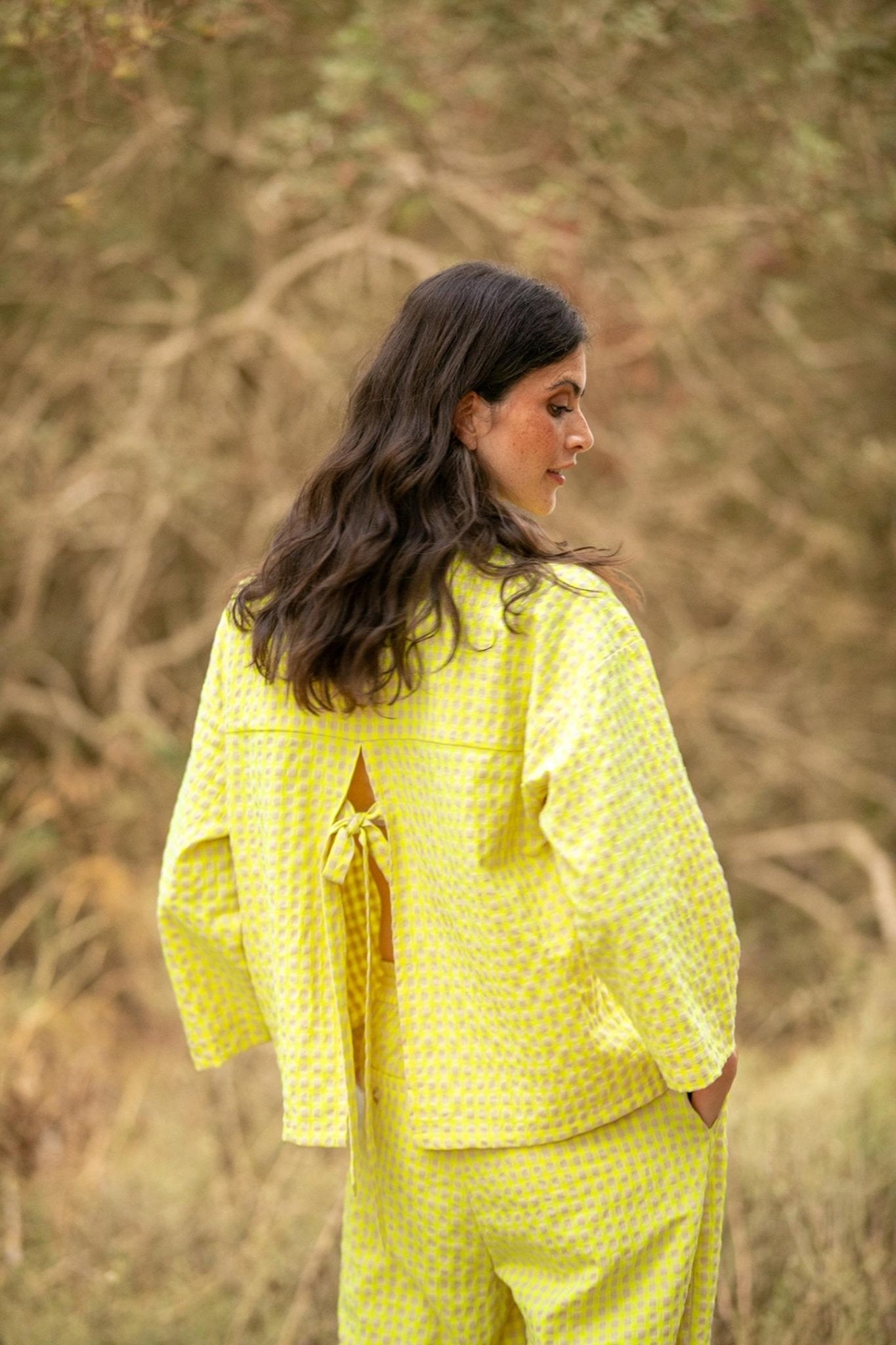 BOXY SHIRT WITH TIE CLOSURE ON THE BACK (9132) - Four Roses