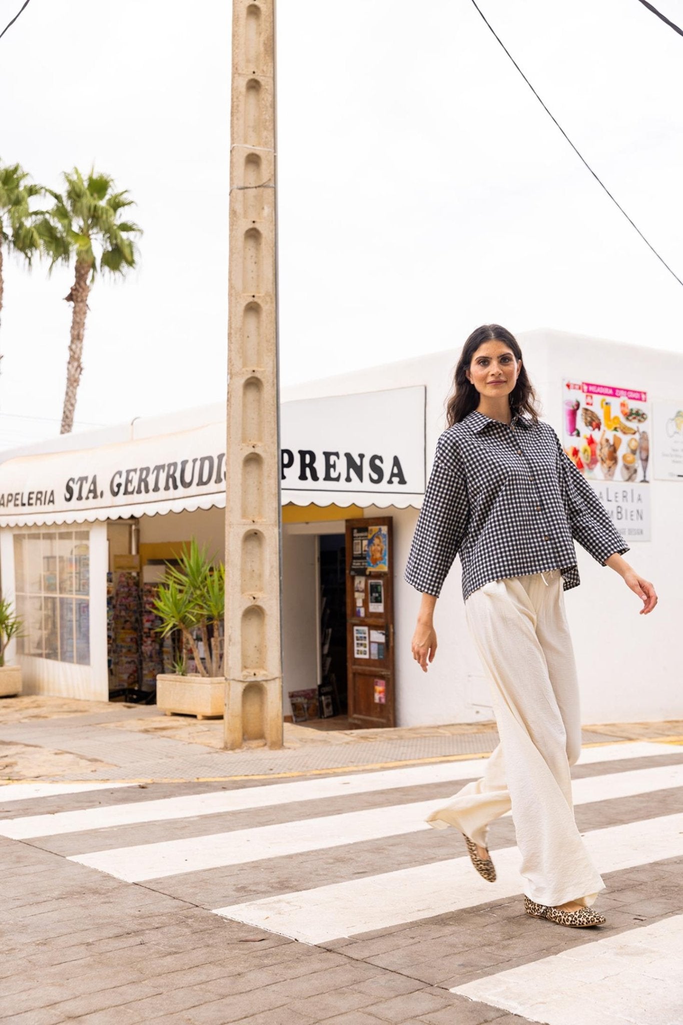 BOXY SHIRT WITH TIE CLOSURE ON THE BACK (9132) - Four Roses