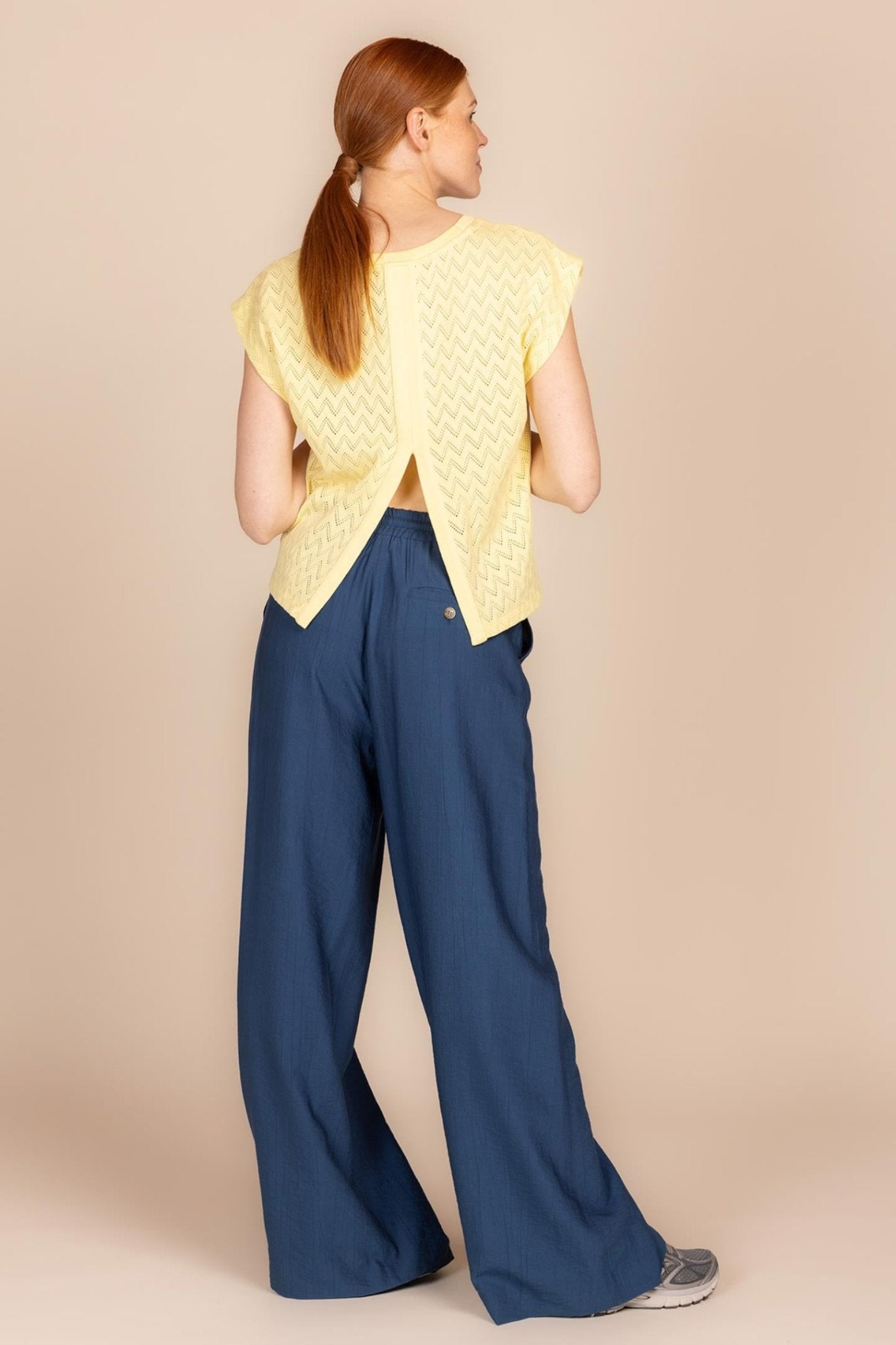 BROEK IN MOOIE STOF MET RELIEF (9078) - Four Roses