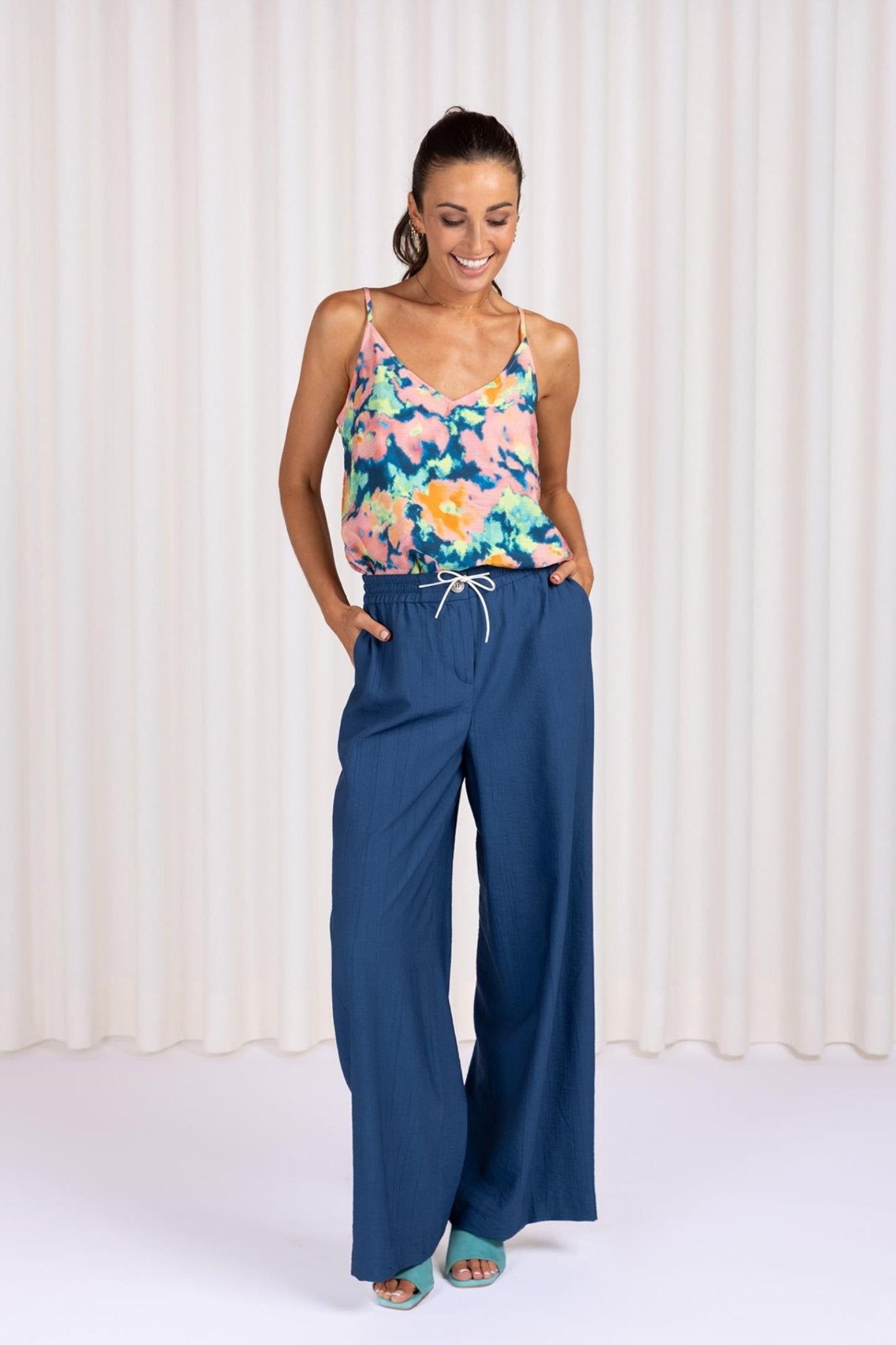 BROEK IN MOOIE STOF MET RELIEF (9078) - Four Roses