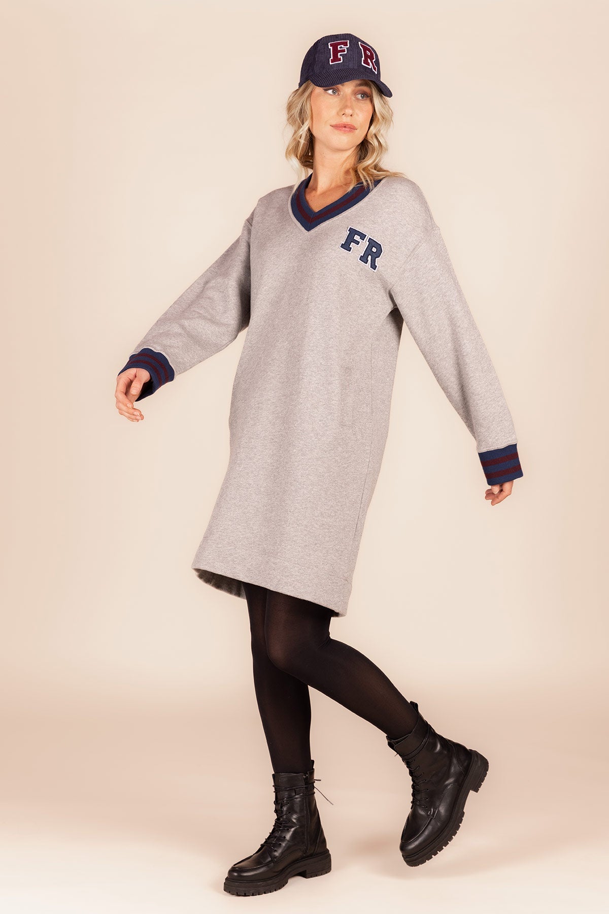 COLLEGE PET (C8668) - Four Roses