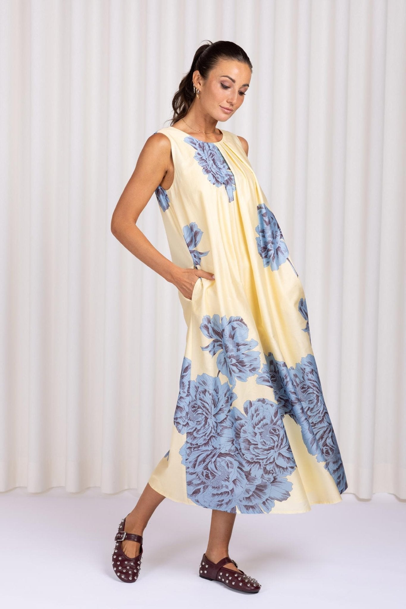 FEESTELIJK KLEED MET GEPLAATSTE BLOEMENPRINT (9106) - Four Roses