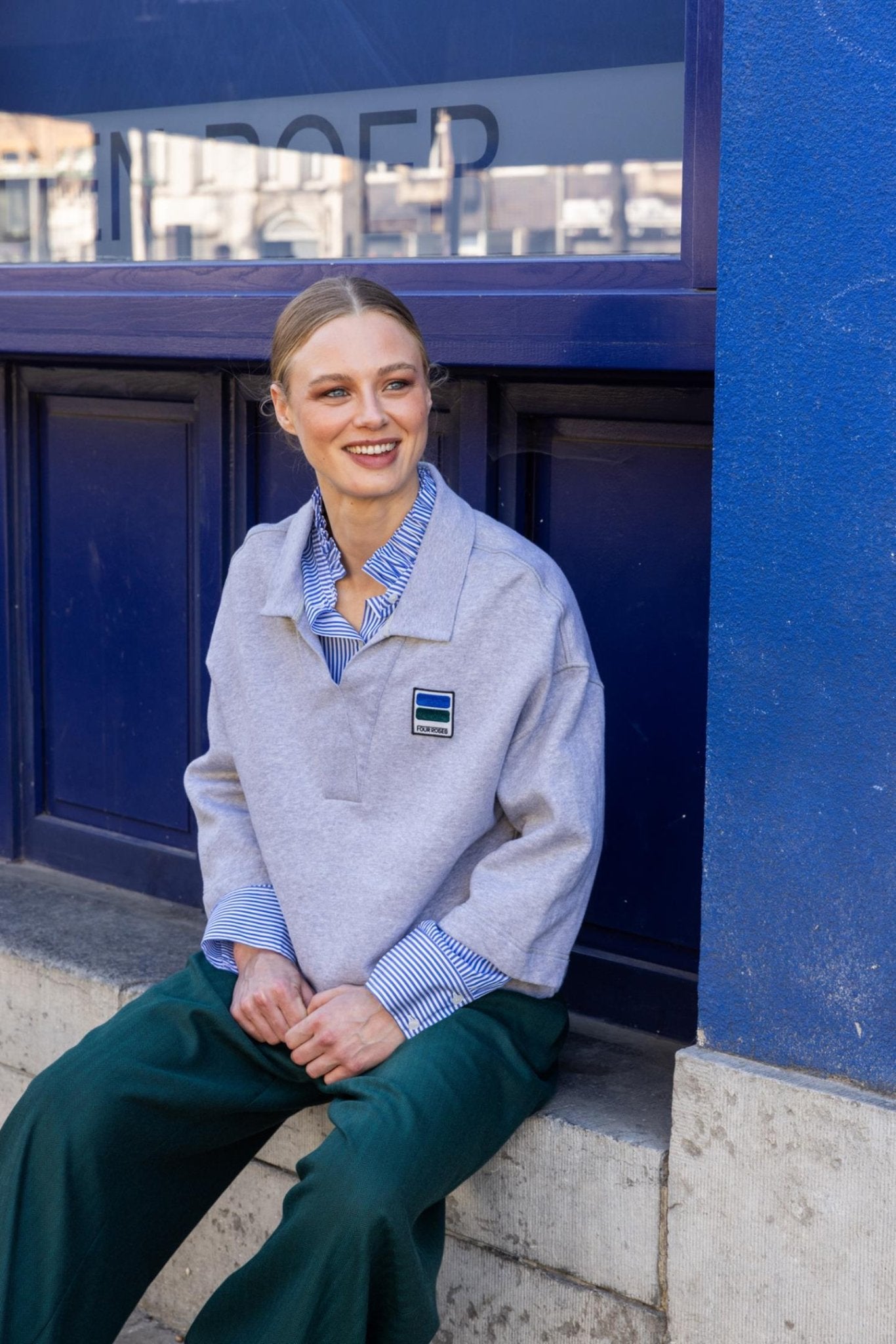 GRIJZE POLO SWEATER MET V-HALS (9566) - Four Roses