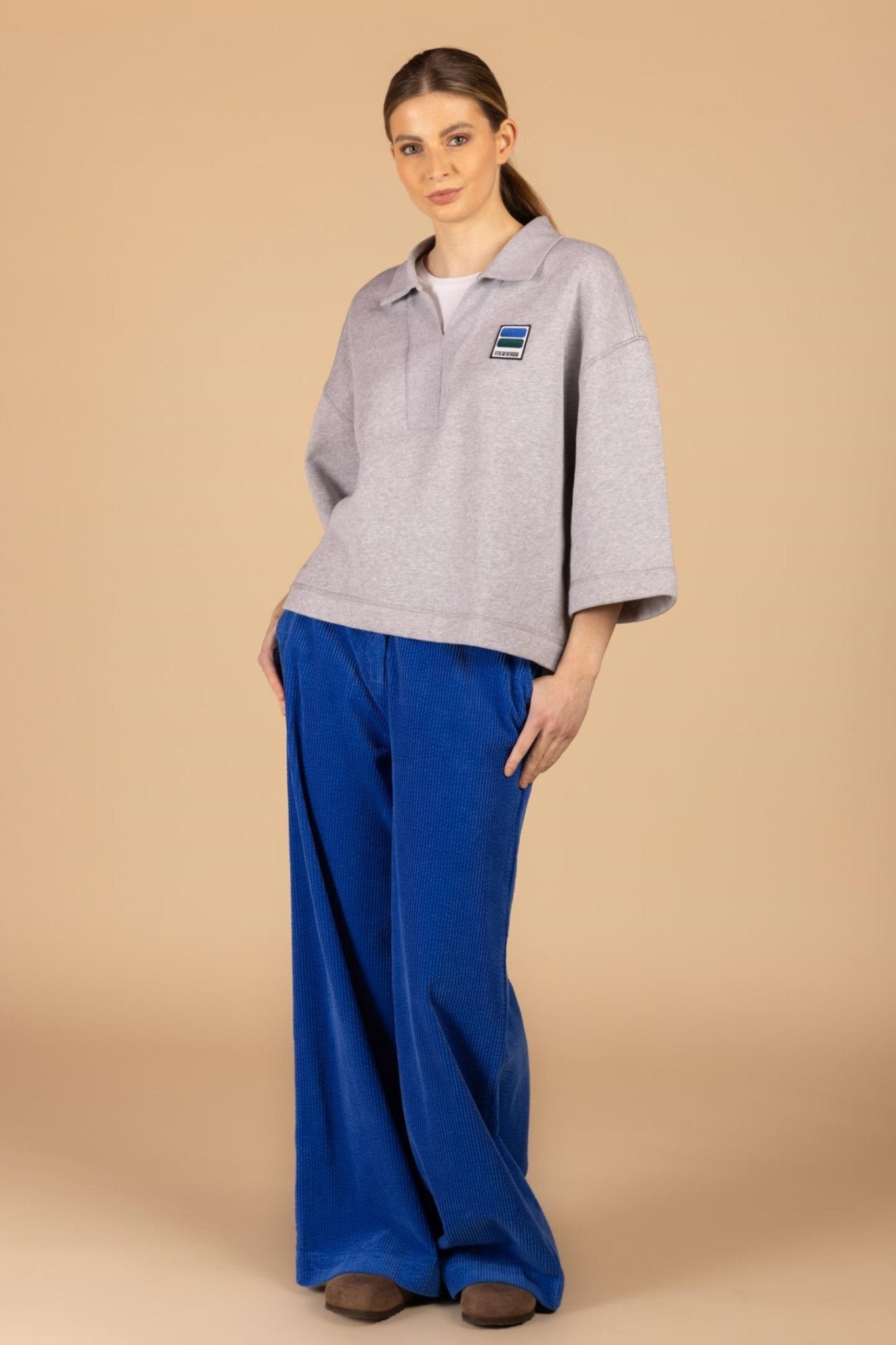 GRIJZE POLO SWEATER MET V-HALS (9566) - Four Roses